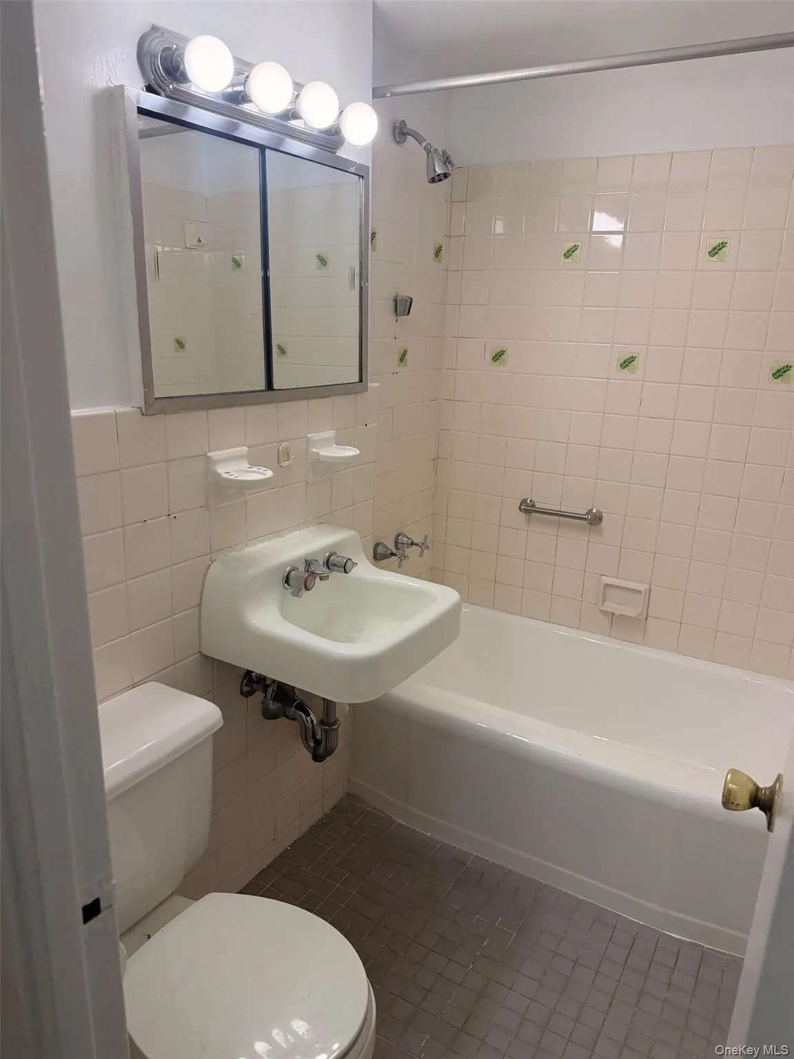 98-20 62nd Drive, New York, NY, 1 Bedroom Bedrooms, 4 Rooms Rooms,1 BathroomBathrooms,Residential Lease,For Rent,62nd,0,953802 98-20 62nd Drive, New York, NY, 1 Bedroom Bedrooms, 4 Rooms Rooms,1 BathroomBathrooms,Residential Lease,For Rent,62nd,0,953802