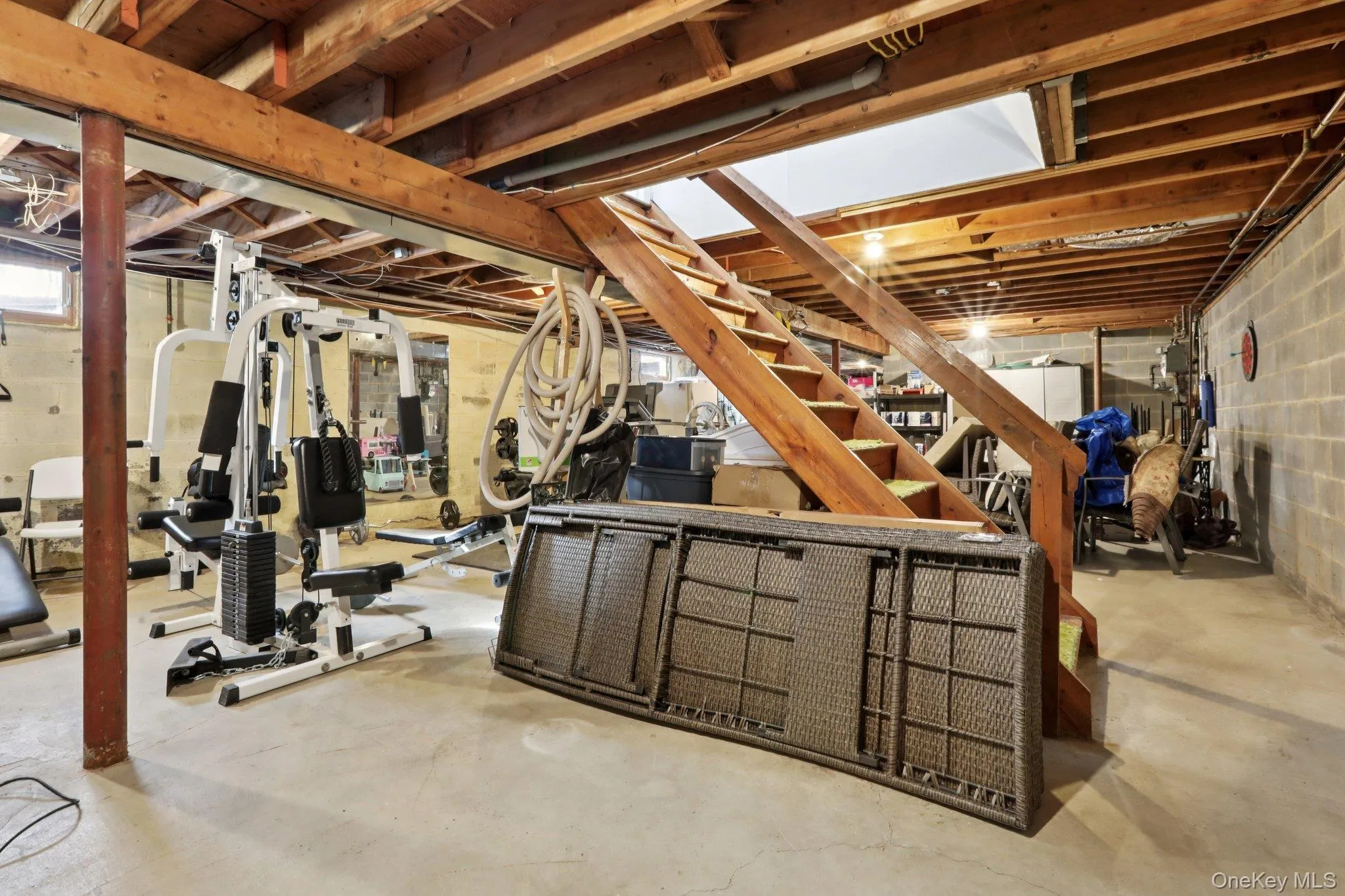Lots of space with 9' ceilings in Lower Level with laundry Lots of space with 9' ceilings in Lower Level with laundry