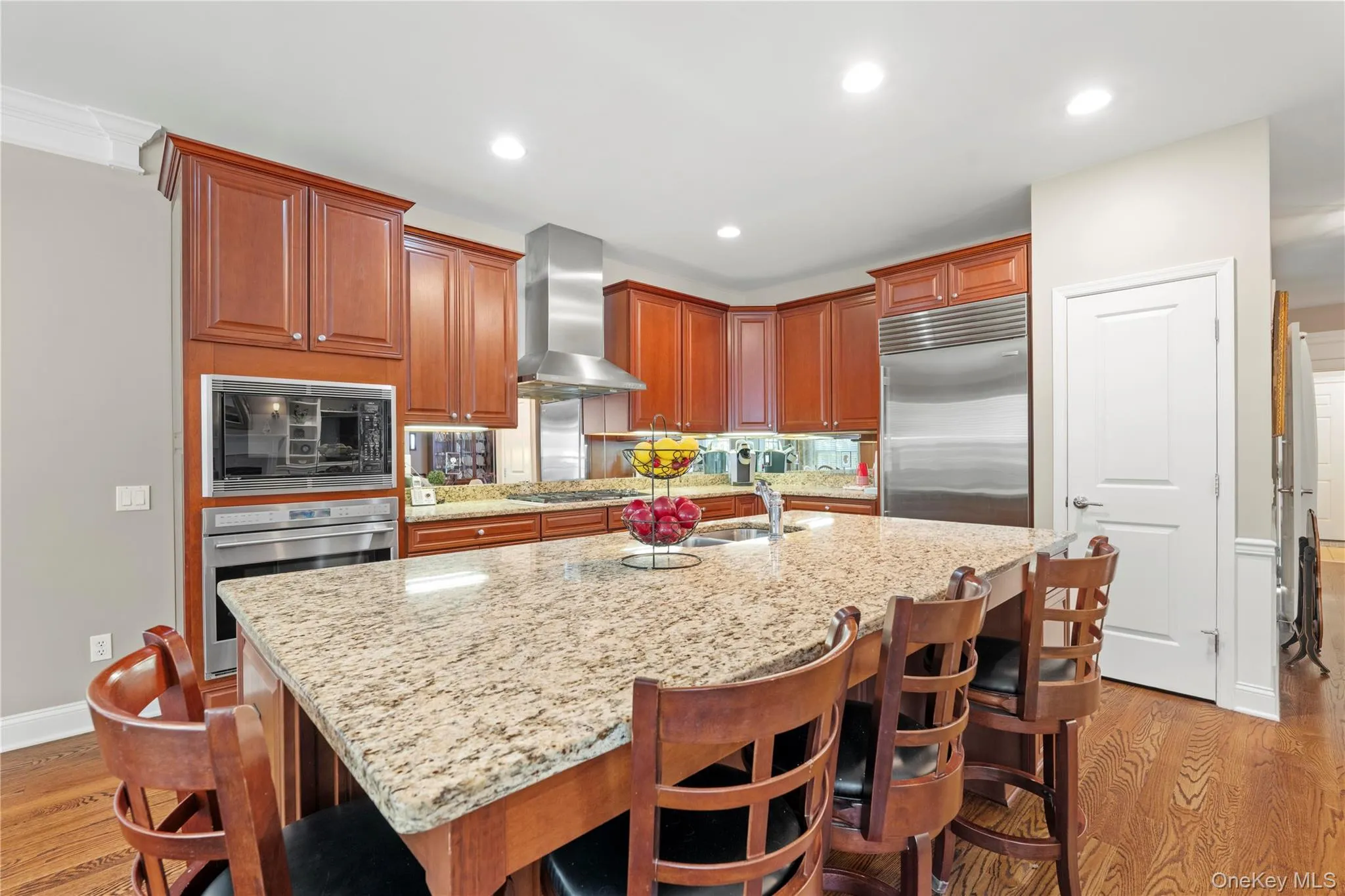 Spacious Kitchen with high end granite countertops and custom cabintery Spacious Kitchen with high end granite countertops and custom cabintery