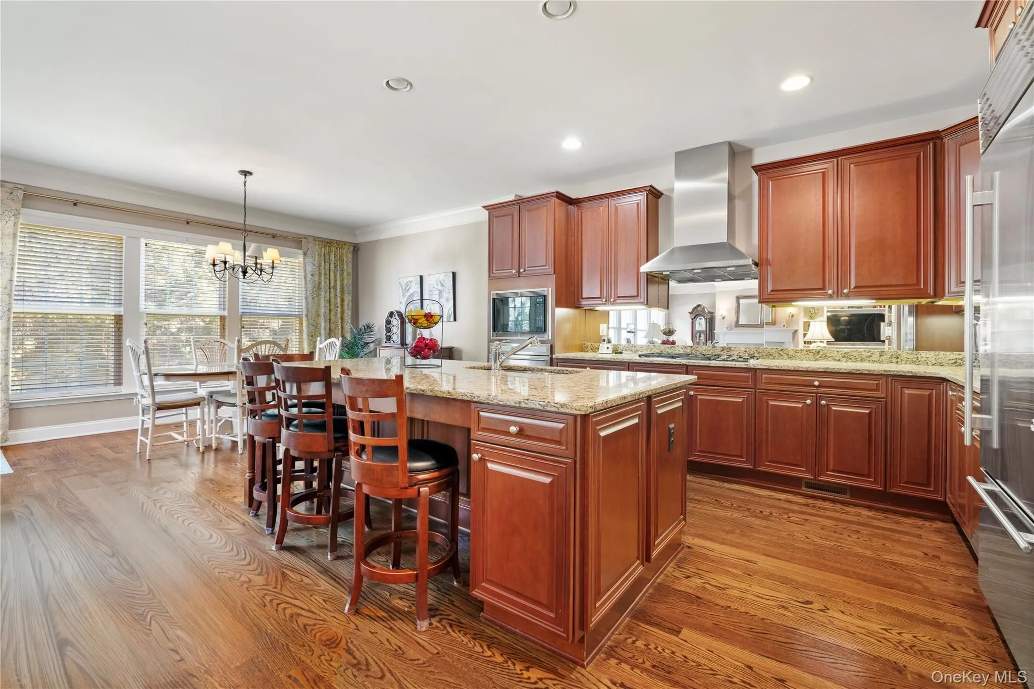 Chefs kitchen with large island seats 4+, granite counter tops ideal for entertaining. Chefs kitchen with large island seats 4+, granite counter tops ideal for entertaining.