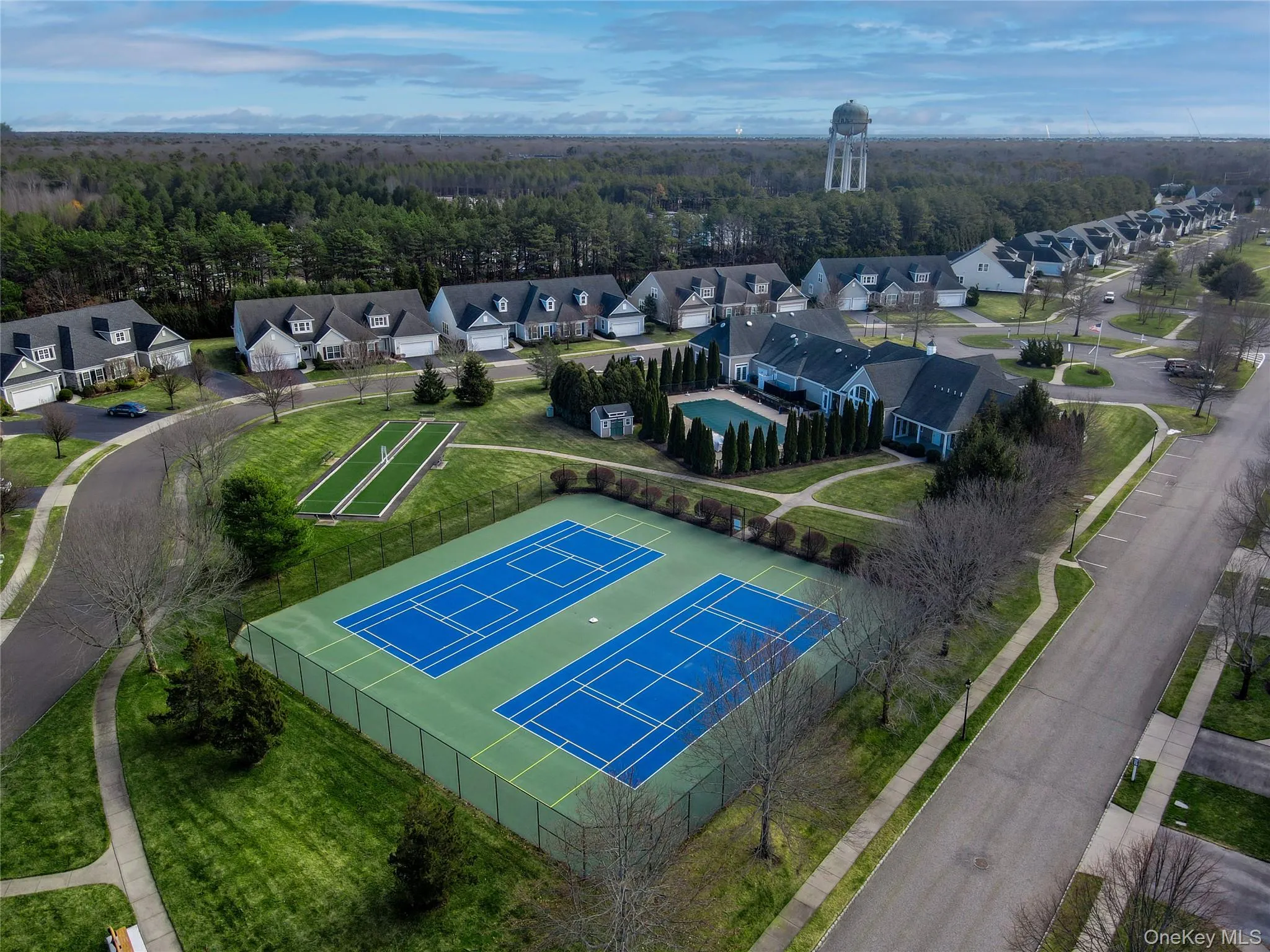 Prime Location! Enjoy easy access to all the amenities just outside your door. Prime Location! Enjoy easy access to all the amenities just outside your door.