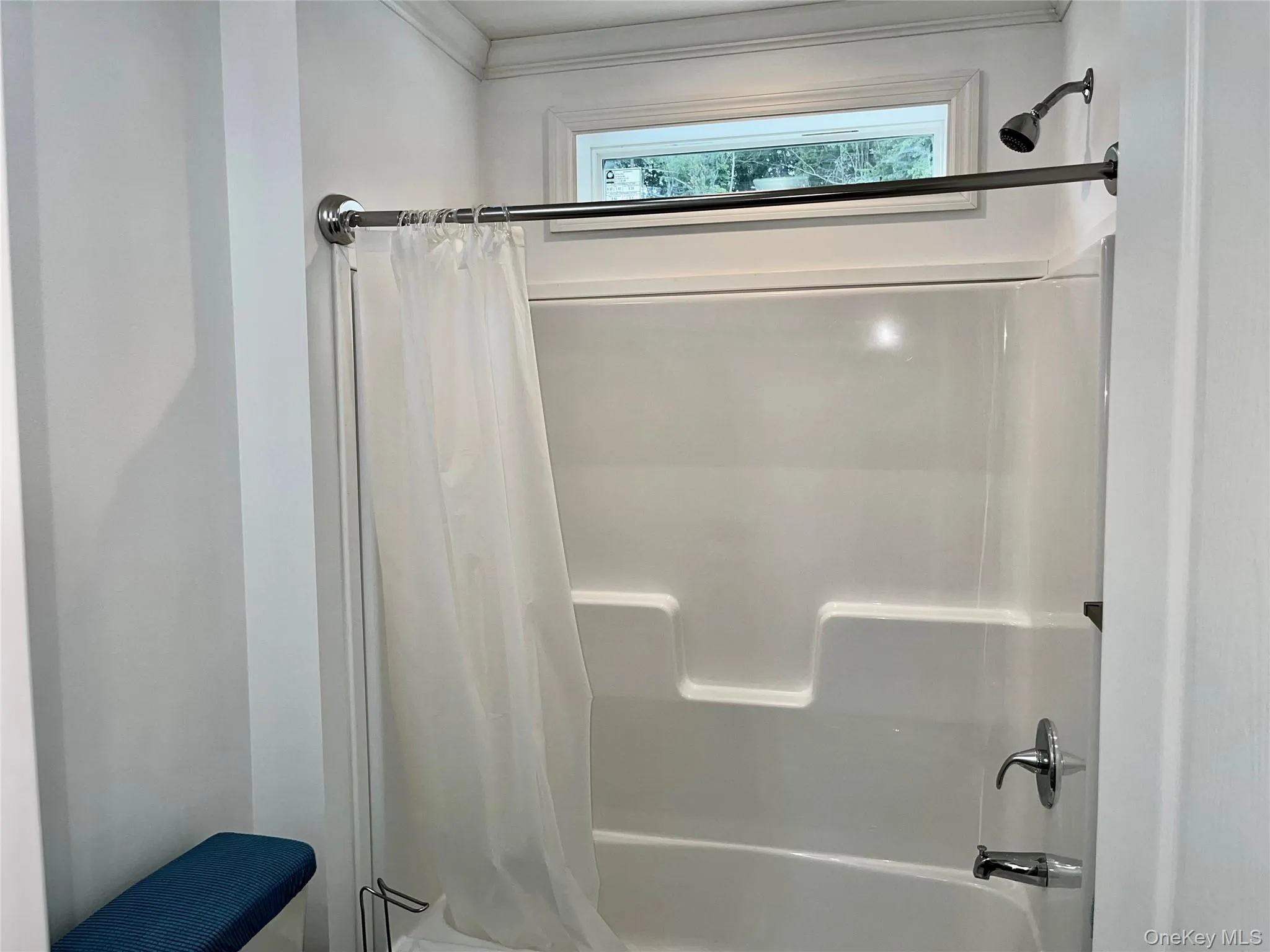 14 - Main bathroom 14 - Main bathroom