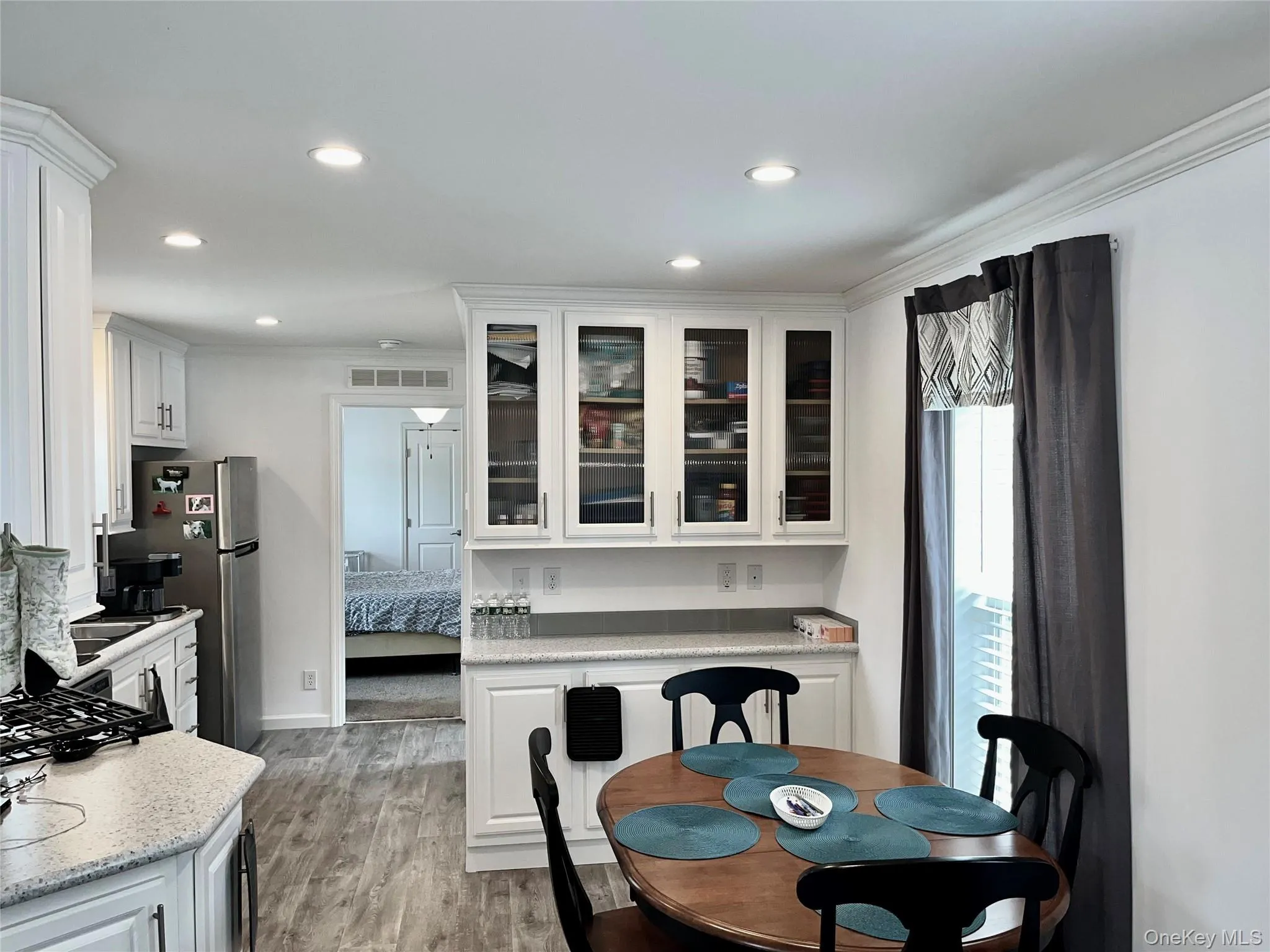7 - Natural and recessed lighting 7 - Natural and recessed lighting