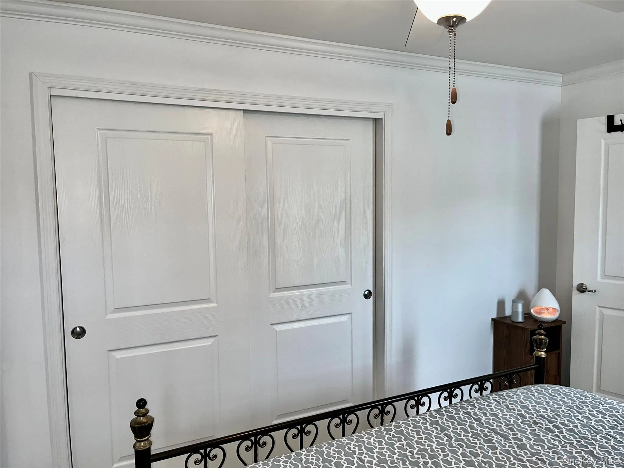 9 - Wall to wall double closet 9 - Wall to wall double closet