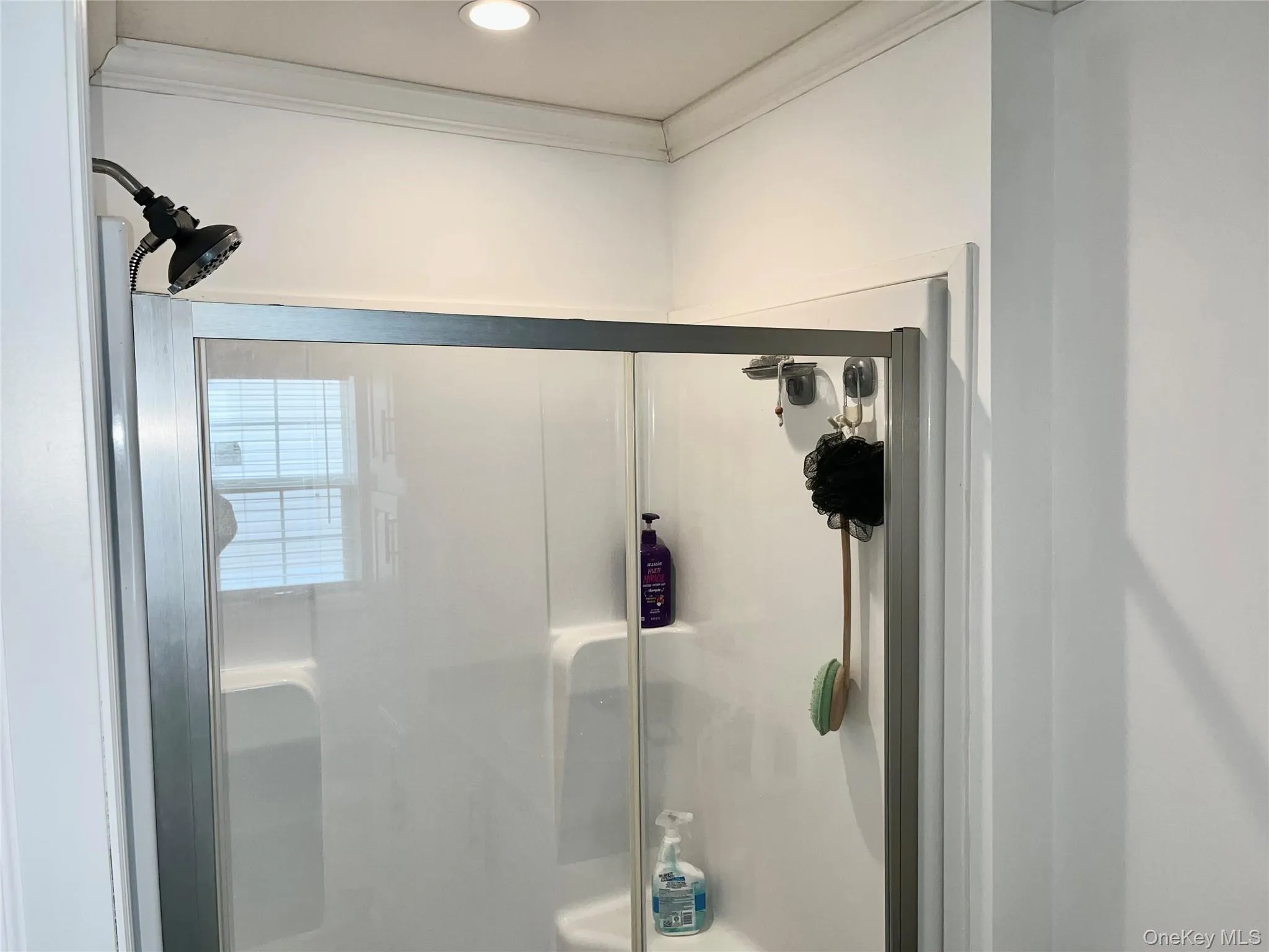 10 - En-suite bathroom 10 - En-suite bathroom
