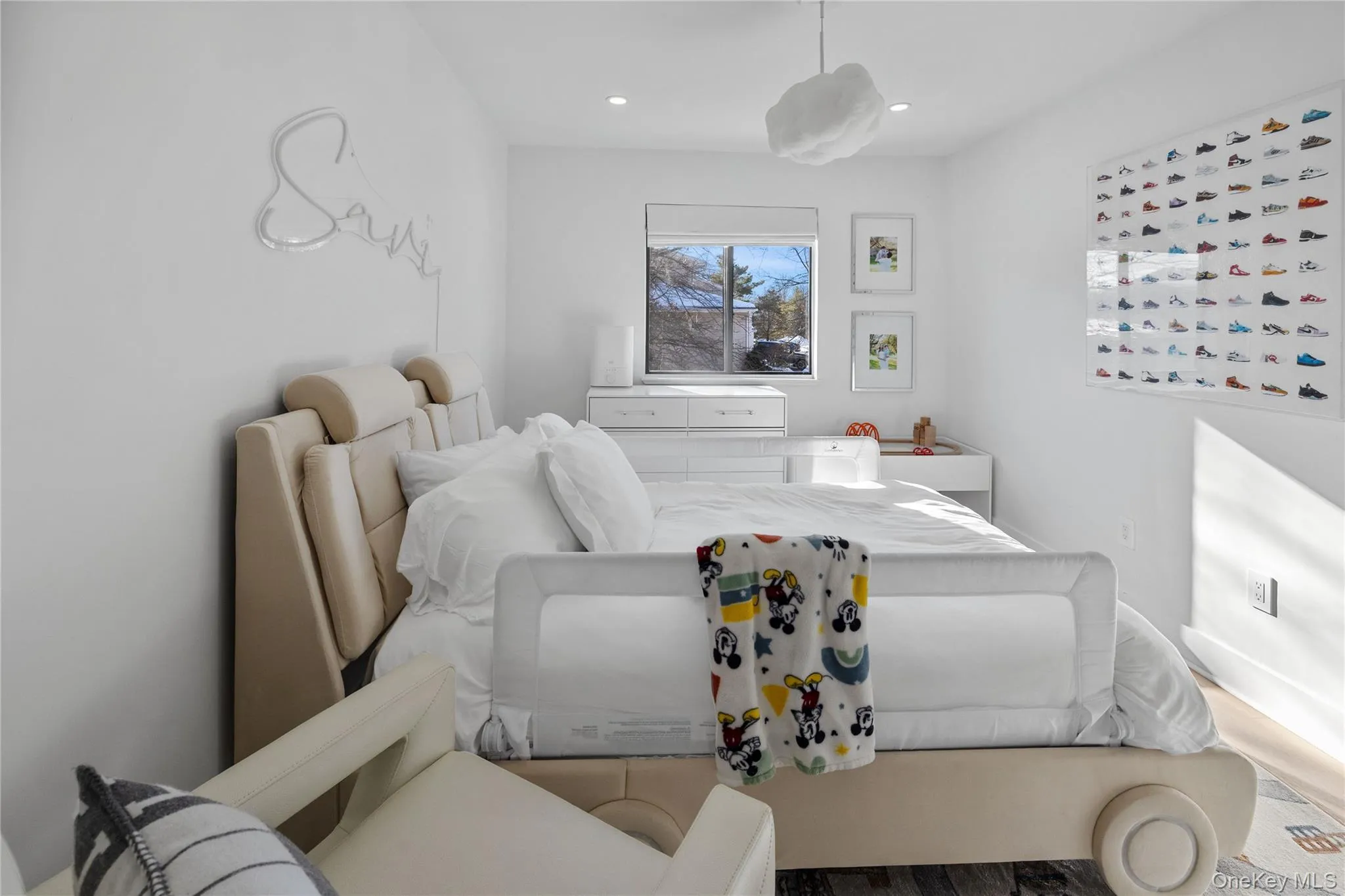 24 Chestnut Lane, Oyster Bay, NY, 3 Bedrooms Bedrooms, 7 Rooms Rooms,2 BathroomsBathrooms,Residential,For Rent,Chestnut,0,953870 24 Chestnut Lane, Oyster Bay, NY, 3 Bedrooms Bedrooms, 7 Rooms Rooms,2 BathroomsBathrooms,Residential,For Rent,Chestnut,0,953870