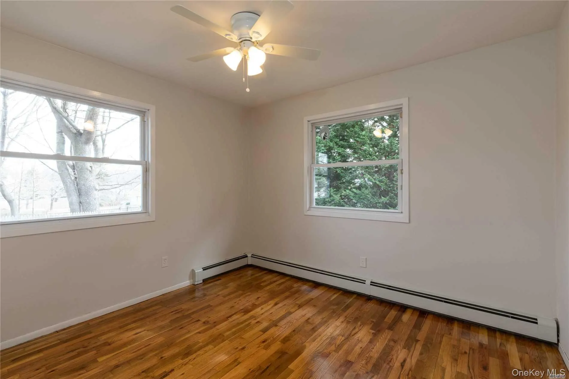 Photos were taken in 2020 before current tenants moved in. Photos were taken in 2020 before current tenants moved in.