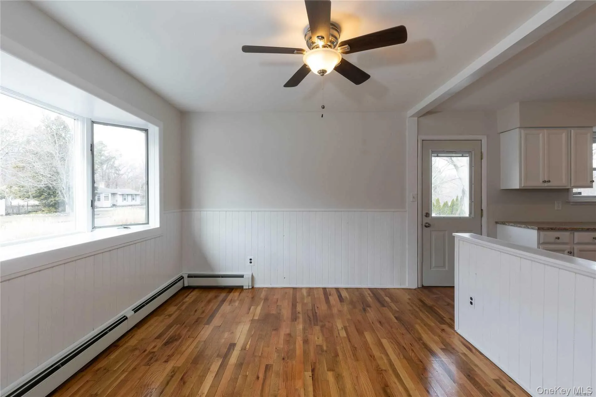 Photos were taken in 2020 before current tenants moved in. Photos were taken in 2020 before current tenants moved in.