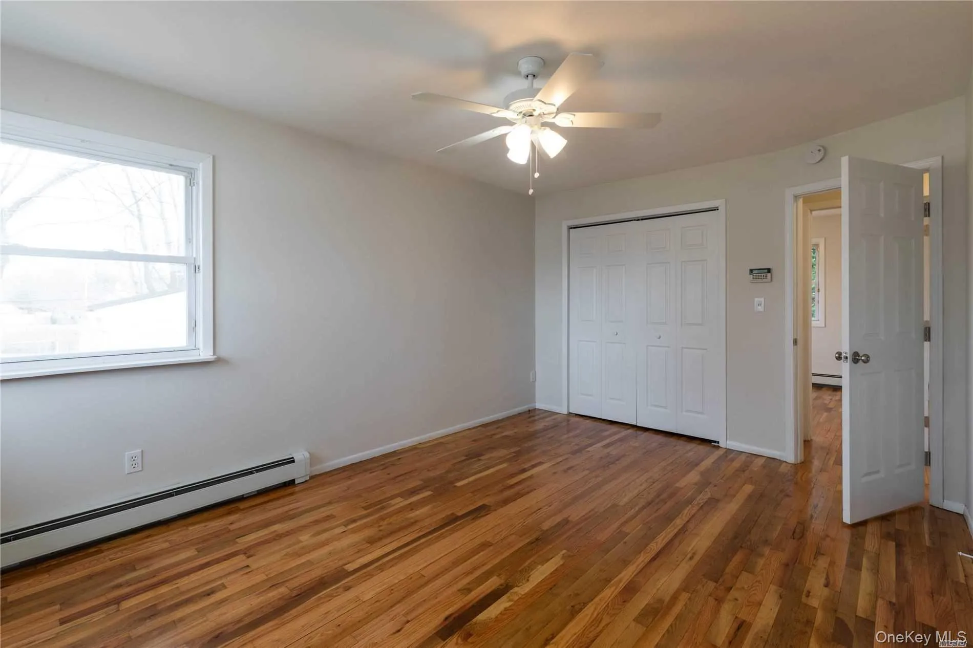 Photos were taken in 2020 before current tenants moved in. Photos were taken in 2020 before current tenants moved in.