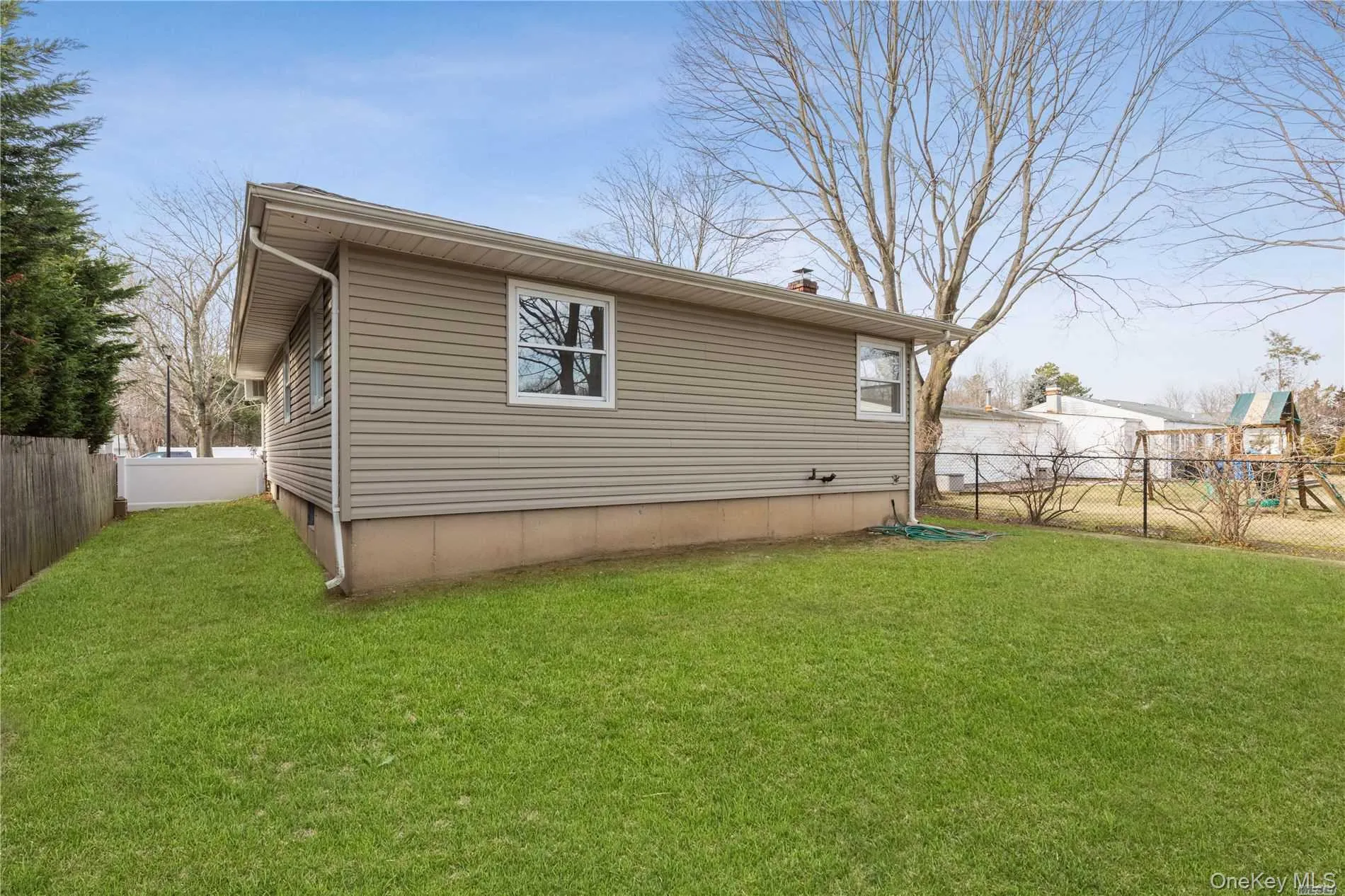Photos were taken in 2020 before current tenants moved in. Photos were taken in 2020 before current tenants moved in.