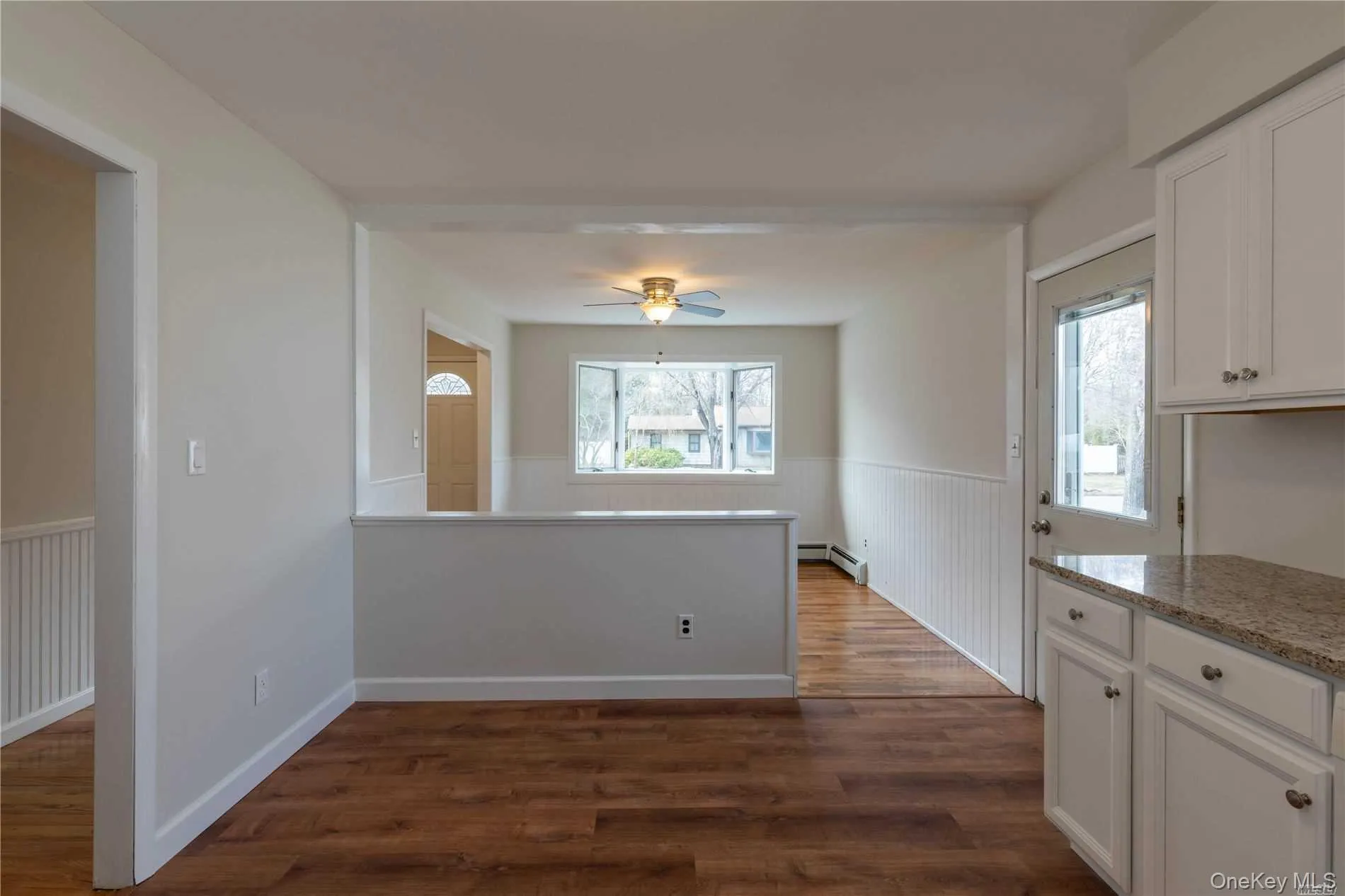 Photos were taken in 2020 before current tenants moved in. Photos were taken in 2020 before current tenants moved in.