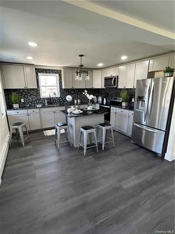 7065 Route 209, Wawarsing, NY, 4 Bedrooms Bedrooms, 8 Rooms Rooms,1 BathroomBathrooms,Residential,For Rent,Route 209,0,953878 7065 Route 209, Wawarsing, NY, 4 Bedrooms Bedrooms, 8 Rooms Rooms,1 BathroomBathrooms,Residential,For Rent,Route 209,0,953878