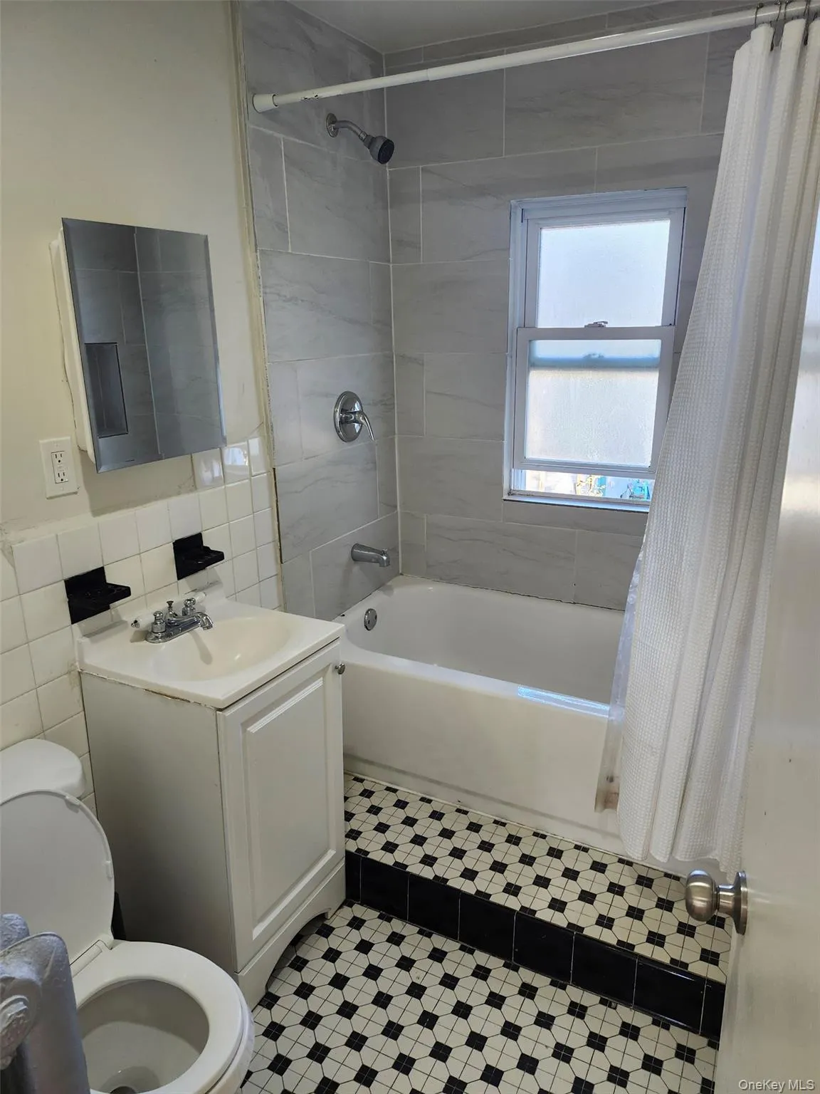 260 Biltmore Avenue, Hempstead, NY, 2 Bedrooms Bedrooms, 5 Rooms Rooms,1 BathroomBathrooms,Residential Lease,Idx,Biltmore Avenue,0,953931 260 Biltmore Avenue, Hempstead, NY, 2 Bedrooms Bedrooms, 5 Rooms Rooms,1 BathroomBathrooms,Residential Lease,Idx,Biltmore Avenue,0,953931