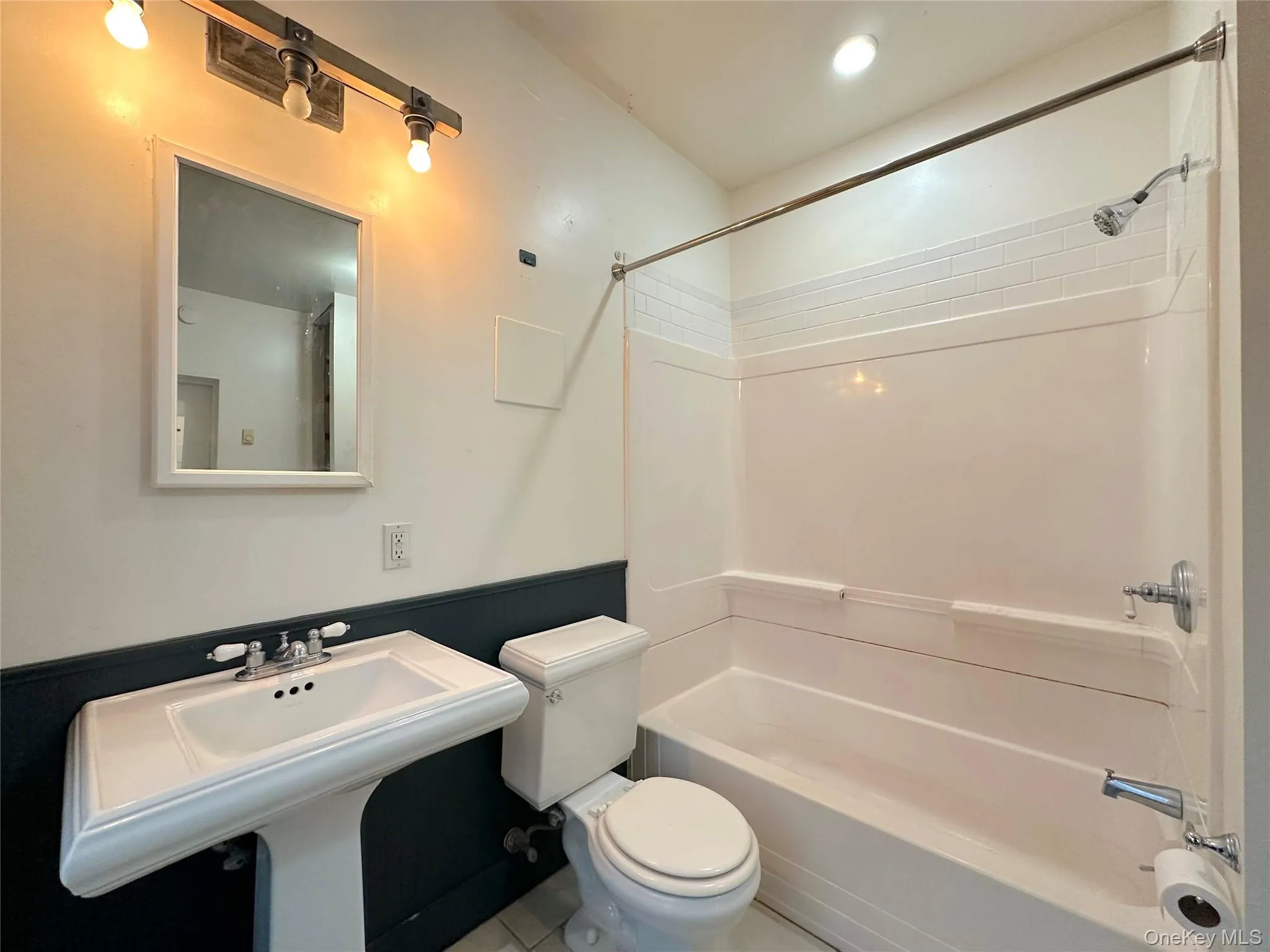 12 Front Street, Newburgh (city), NY, 1 Room Rooms,1 BathroomBathrooms,Residential Lease,Idx,Front,0,953941 12 Front Street, Newburgh (city), NY, 1 Room Rooms,1 BathroomBathrooms,Residential Lease,Idx,Front,0,953941