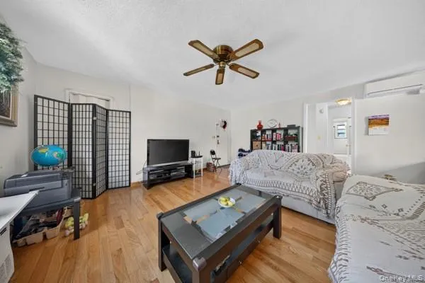 196-23 73rd Ave, New York, NY, 2 Bedrooms Bedrooms, 4 Rooms Rooms,1 BathroomBathrooms,Residential,For Rent,73rd Ave,0,953947 196-23 73rd Ave, New York, NY, 2 Bedrooms Bedrooms, 4 Rooms Rooms,1 BathroomBathrooms,Residential,For Rent,73rd Ave,0,953947