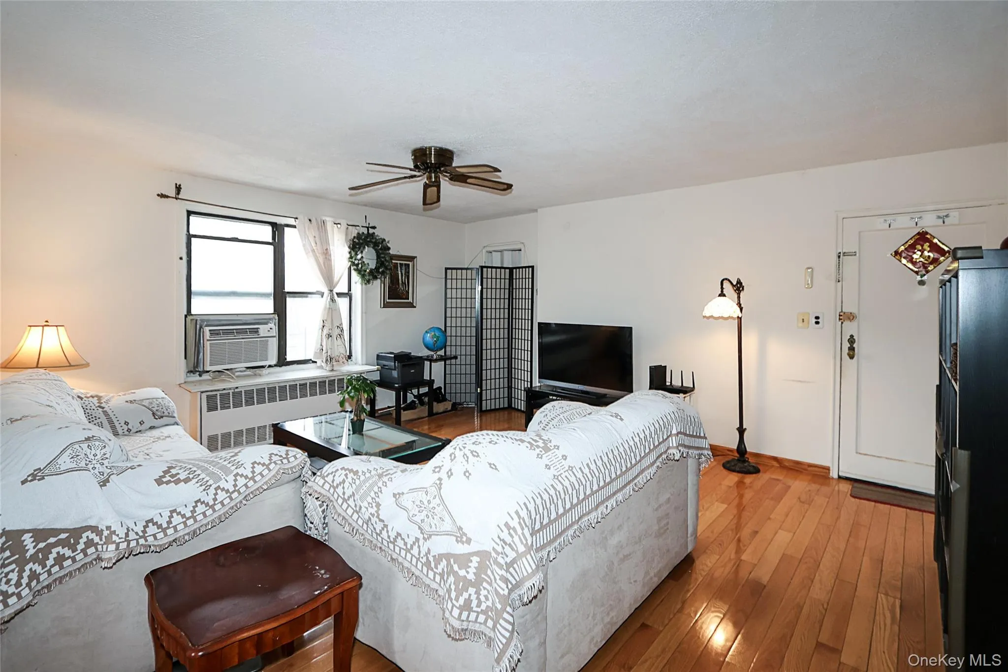 196-23 73rd Ave, New York, NY, 2 Bedrooms Bedrooms, 4 Rooms Rooms,1 BathroomBathrooms,Residential Sale,For Rent,73rd Ave,0,953947 196-23 73rd Ave, New York, NY, 2 Bedrooms Bedrooms, 4 Rooms Rooms,1 BathroomBathrooms,Residential Sale,For Rent,73rd Ave,0,953947