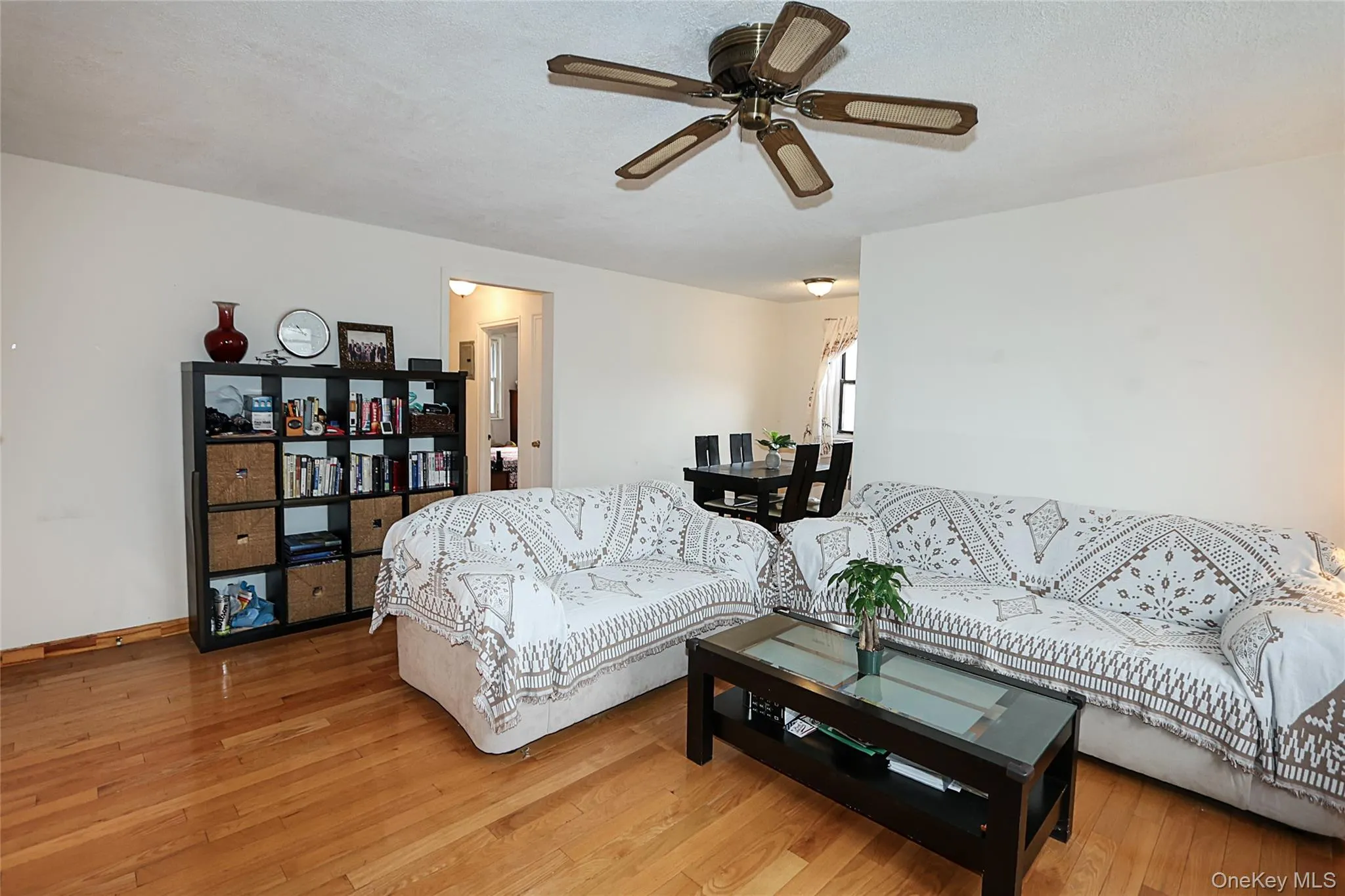 196-23 73rd Ave, New York, NY, 2 Bedrooms Bedrooms, 4 Rooms Rooms,1 BathroomBathrooms,Residential Sale,For Rent,73rd Ave,0,953947 196-23 73rd Ave, New York, NY, 2 Bedrooms Bedrooms, 4 Rooms Rooms,1 BathroomBathrooms,Residential Sale,For Rent,73rd Ave,0,953947