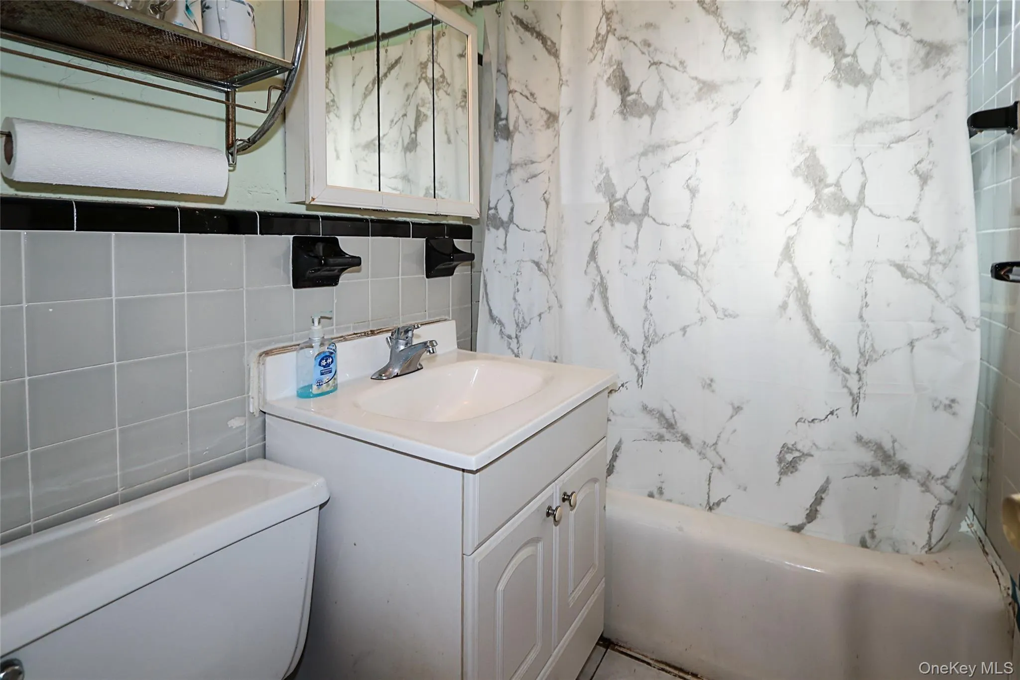 196-23 73rd Ave, New York, NY, 2 Bedrooms Bedrooms, 4 Rooms Rooms,1 BathroomBathrooms,Residential Sale,For Rent,73rd Ave,0,953947 196-23 73rd Ave, New York, NY, 2 Bedrooms Bedrooms, 4 Rooms Rooms,1 BathroomBathrooms,Residential Sale,For Rent,73rd Ave,0,953947