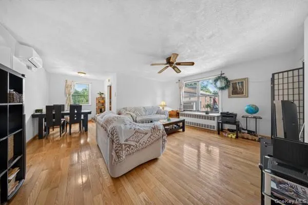 196-23 73rd Ave, New York, NY, 2 Bedrooms Bedrooms, 4 Rooms Rooms,1 BathroomBathrooms,Residential,For Rent,73rd Ave,0,953947 196-23 73rd Ave, New York, NY, 2 Bedrooms Bedrooms, 4 Rooms Rooms,1 BathroomBathrooms,Residential,For Rent,73rd Ave,0,953947
