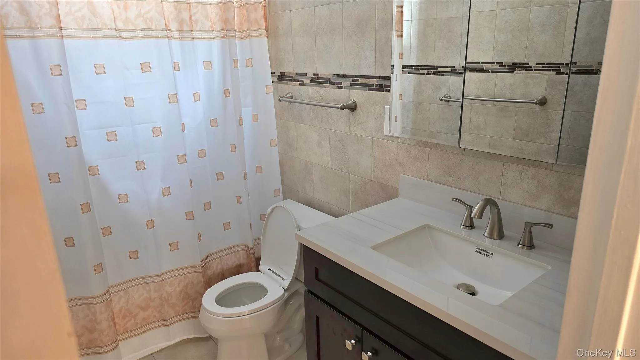 Main full bath, by bedrooms Main full bath, by bedrooms