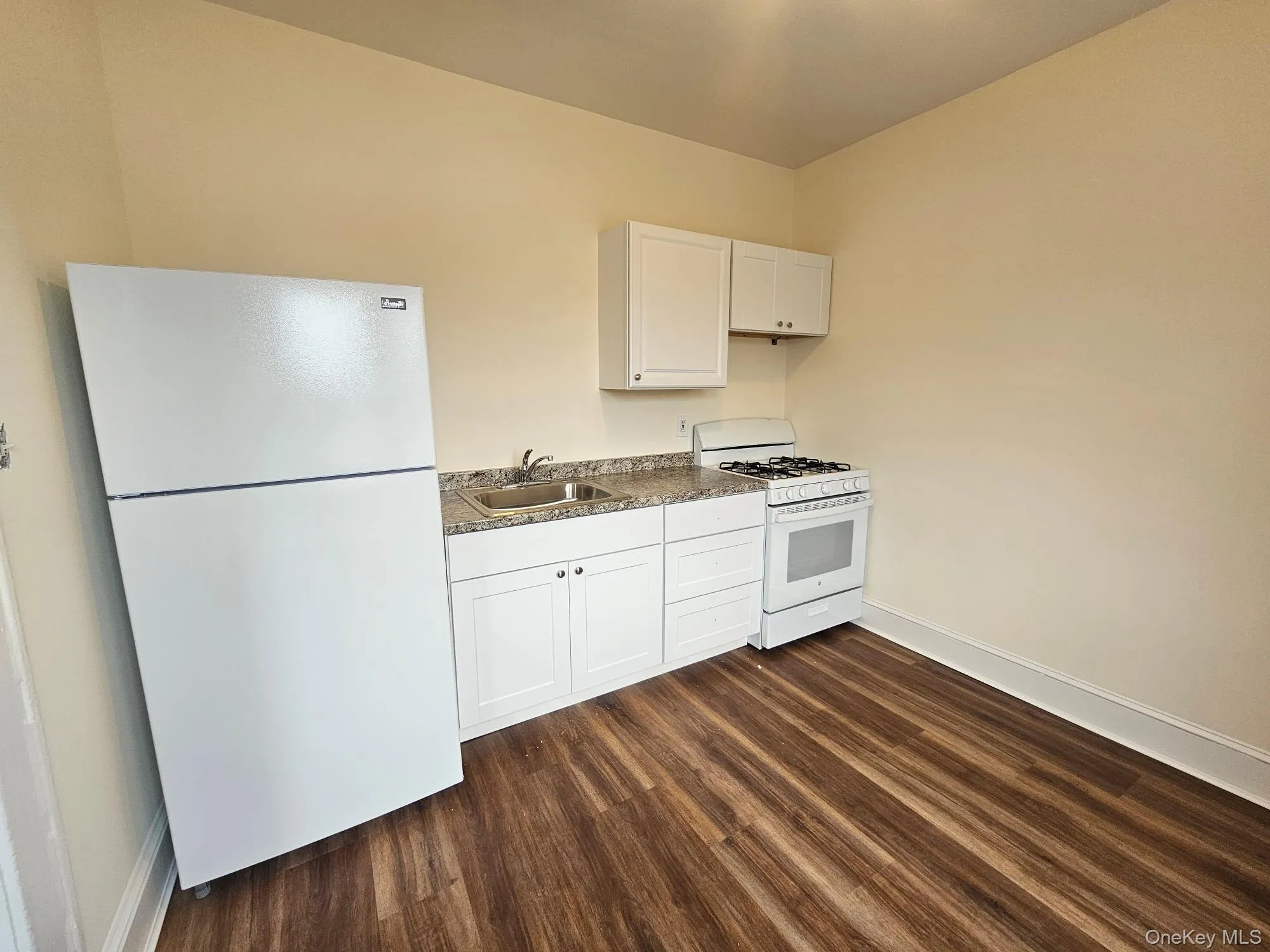 2 Somerset Avenue, Islip, NY, 1 Room Rooms,1 BathroomBathrooms,Residential Lease,Idx,Somerset,0,953986 2 Somerset Avenue, Islip, NY, 1 Room Rooms,1 BathroomBathrooms,Residential Lease,Idx,Somerset,0,953986