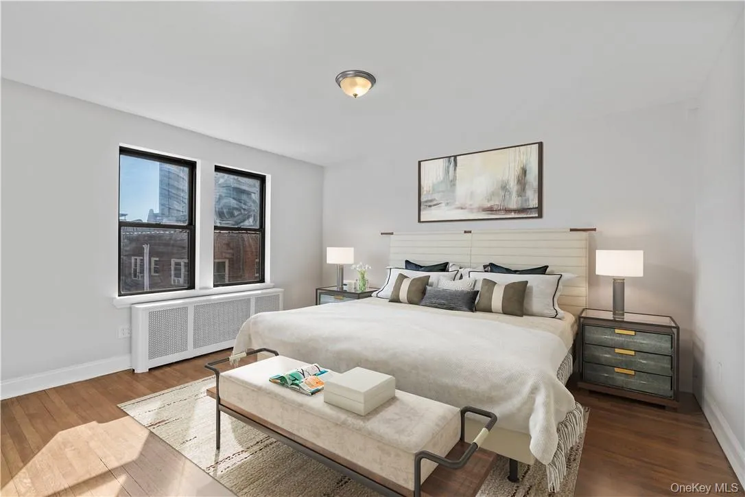 This photo has been virtually staged. This photo has been virtually staged.