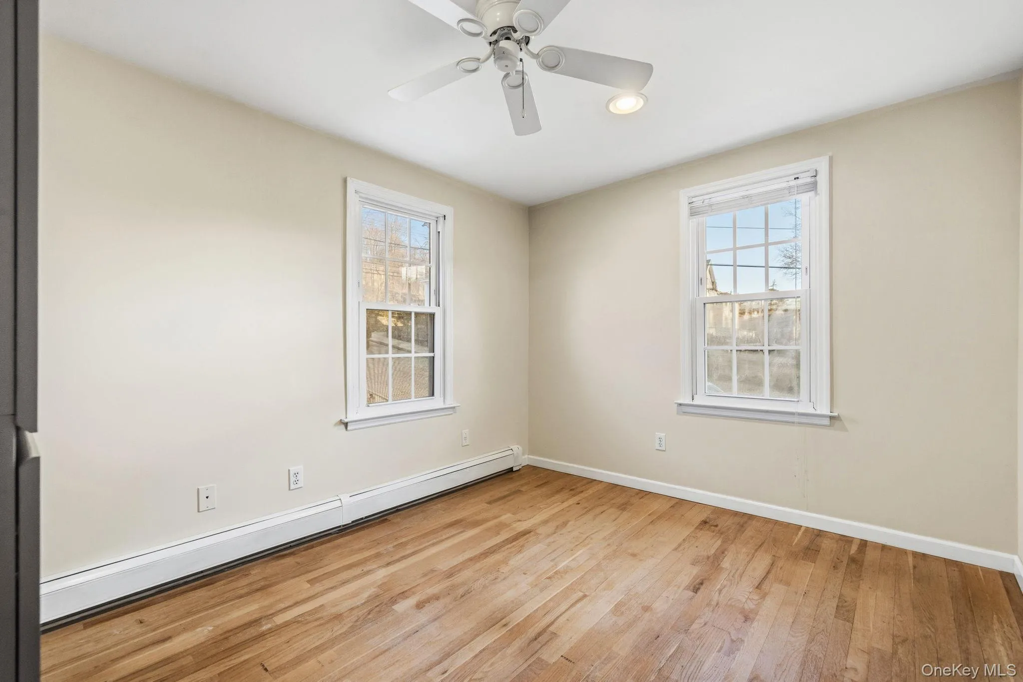 Bedroom with Hard Wood Floors Bedroom with Hard Wood Floors