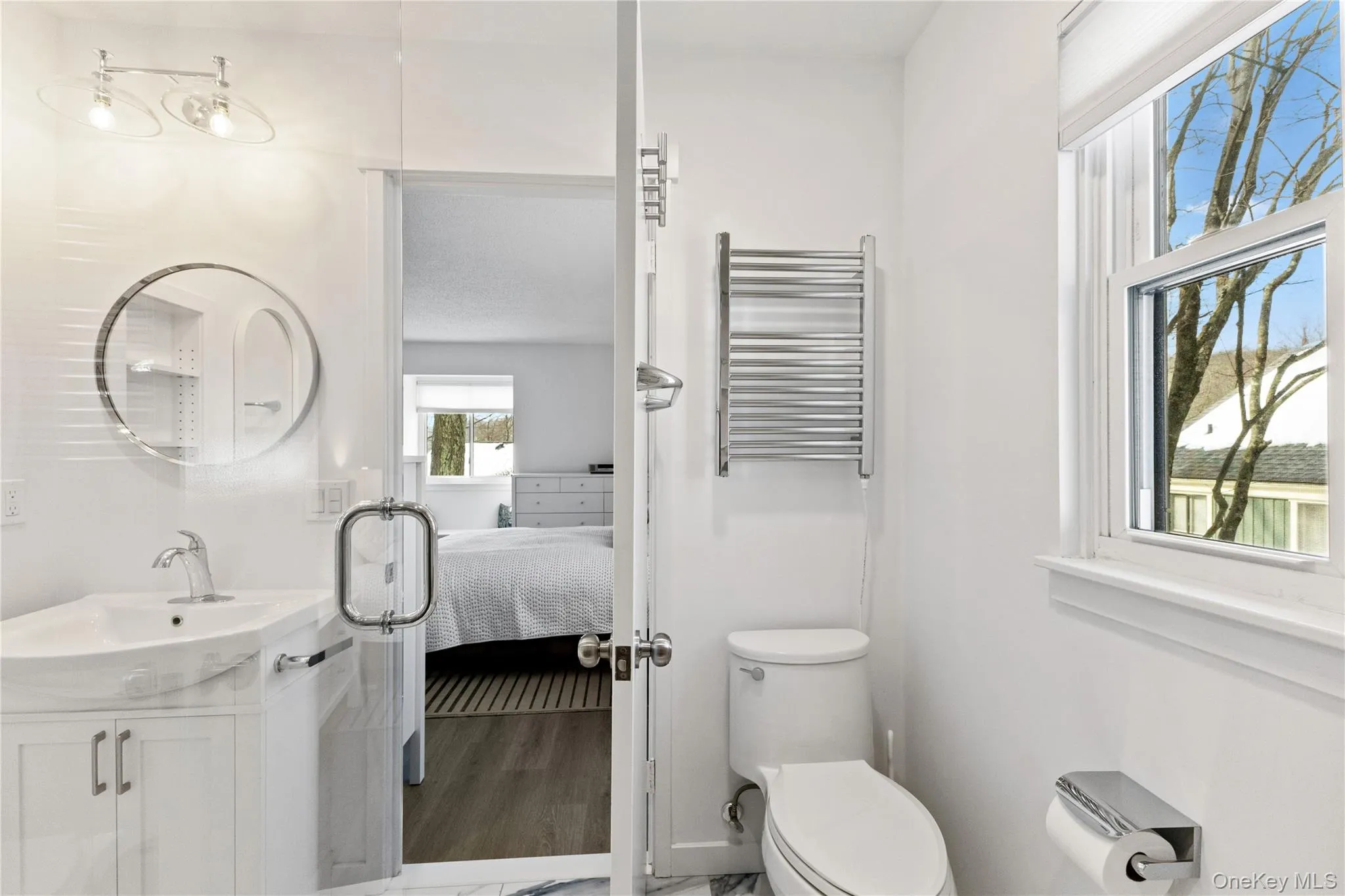 There is a towel warmer in this bathroom! There is a towel warmer in this bathroom!