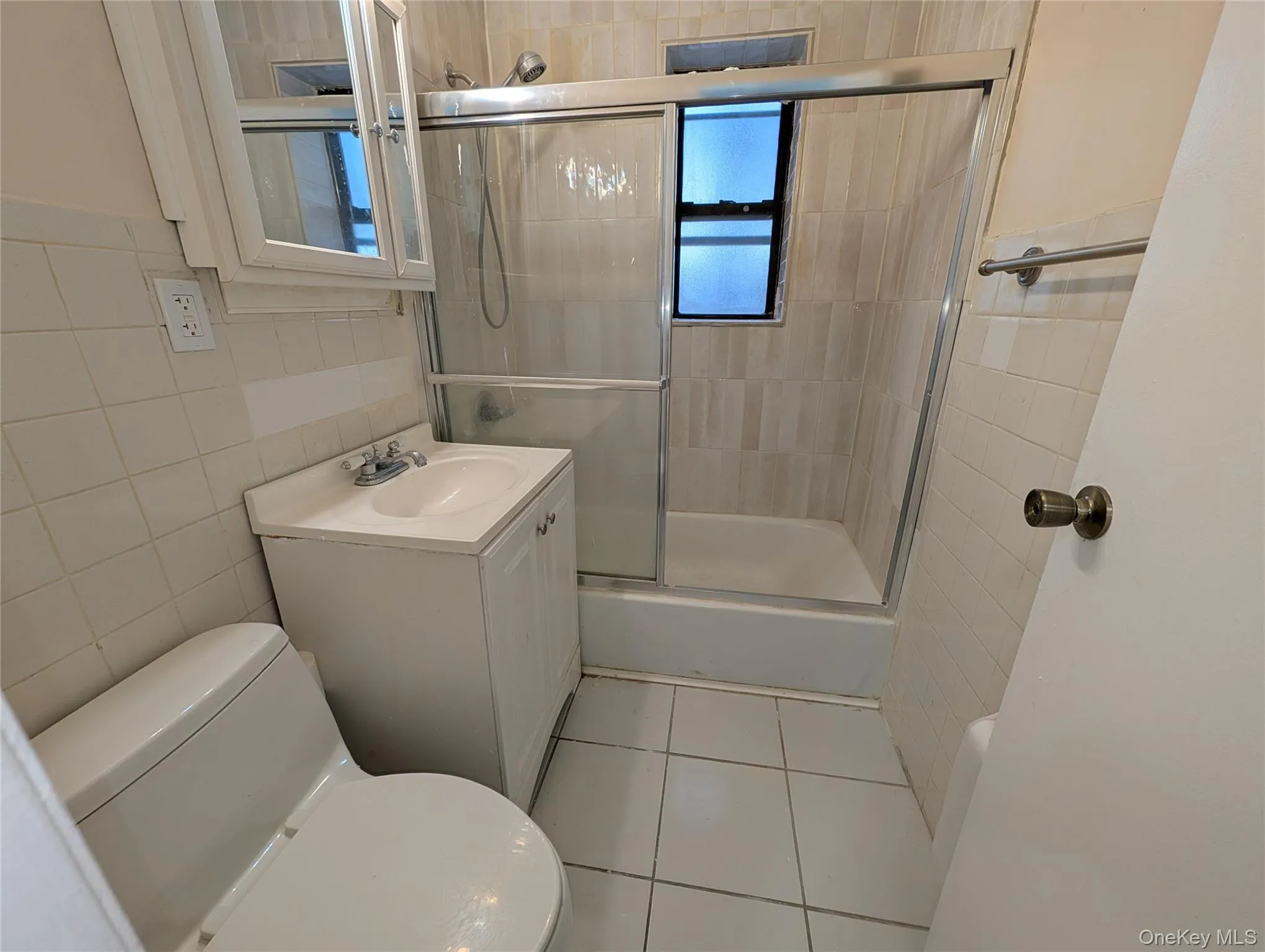 209-28 Hillside Avenue, New York, NY, 2 Bedrooms Bedrooms, 5 Rooms Rooms,1 BathroomBathrooms,Residential Lease,Idx,Hillside,0,954139 209-28 Hillside Avenue, New York, NY, 2 Bedrooms Bedrooms, 5 Rooms Rooms,1 BathroomBathrooms,Residential Lease,Idx,Hillside,0,954139