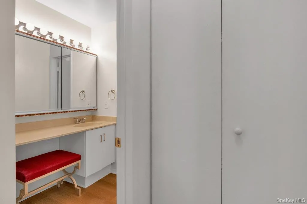 55 Broadway, White Plains, NY, 1 Bedroom Bedrooms, 3 Rooms Rooms,1 BathroomBathrooms,Residential Lease,Idx,Broadway,0,954158 55 Broadway, White Plains, NY, 1 Bedroom Bedrooms, 3 Rooms Rooms,1 BathroomBathrooms,Residential Lease,Idx,Broadway,0,954158