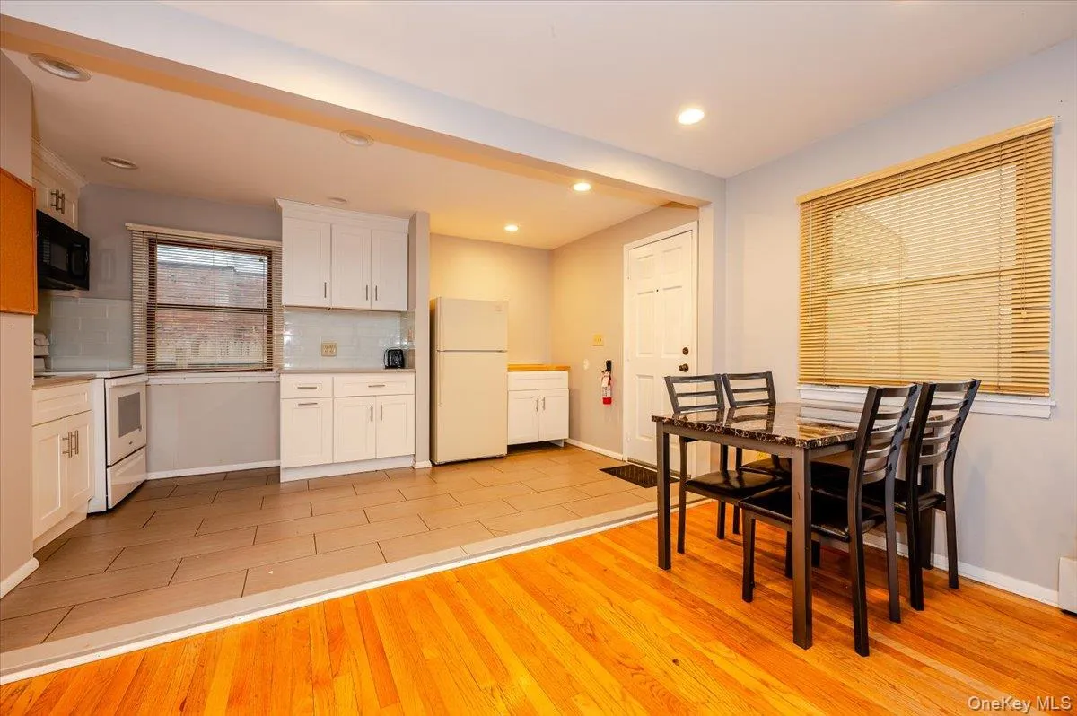 150 Park Avenue, Oyster Bay, NY, 4 Bedrooms Bedrooms, 7 Rooms Rooms,2 BathroomsBathrooms,Residential Lease,Idx,Park,0,954169 150 Park Avenue, Oyster Bay, NY, 4 Bedrooms Bedrooms, 7 Rooms Rooms,2 BathroomsBathrooms,Residential Lease,Idx,Park,0,954169