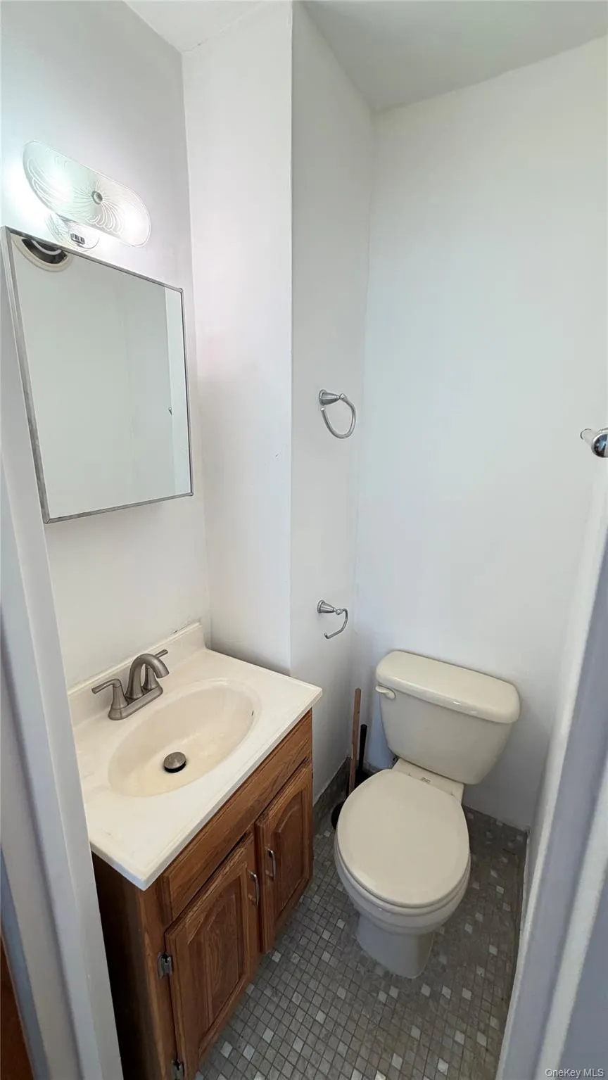 6046 69th Place, New York, NY, 3 Bedrooms Bedrooms, 6 Rooms Rooms,1 BathroomBathrooms,Residential Lease,For Rent,69th,0,954232 6046 69th Place, New York, NY, 3 Bedrooms Bedrooms, 6 Rooms Rooms,1 BathroomBathrooms,Residential Lease,For Rent,69th,0,954232
