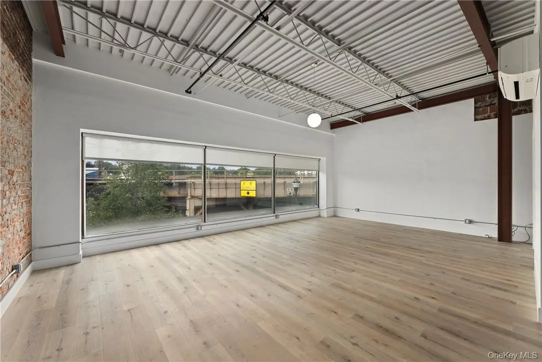 Large Windows Large Windows