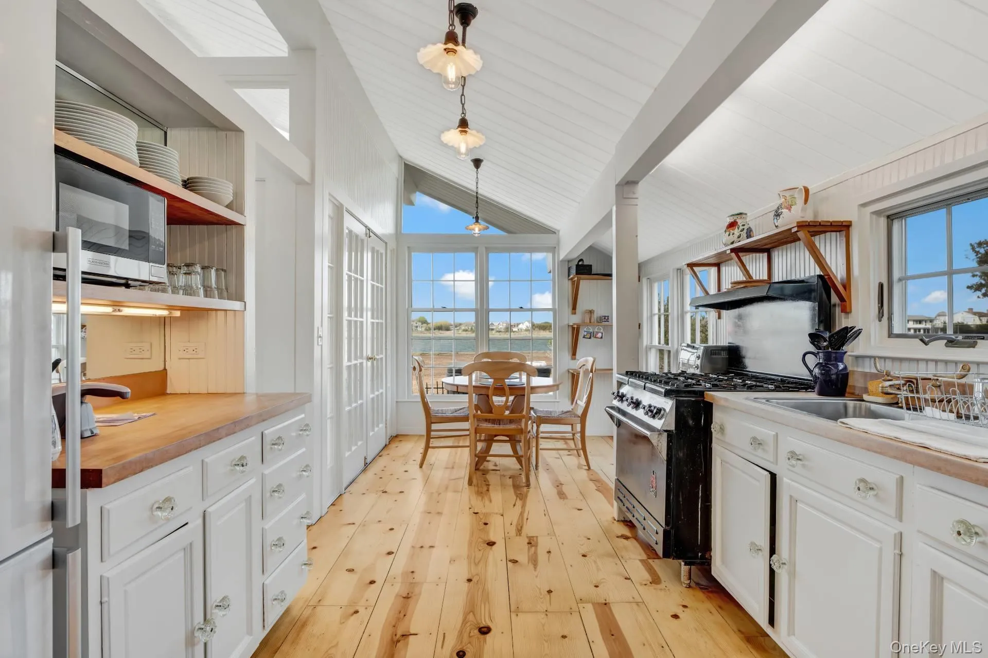 1 Waters Edge Drive, Southampton, NY, 2 Bedrooms Bedrooms, 5 Rooms Rooms,2 BathroomsBathrooms,Residential Lease,Idx,Waters Edge,0,954317 1 Waters Edge Drive, Southampton, NY, 2 Bedrooms Bedrooms, 5 Rooms Rooms,2 BathroomsBathrooms,Residential Lease,Idx,Waters Edge,0,954317