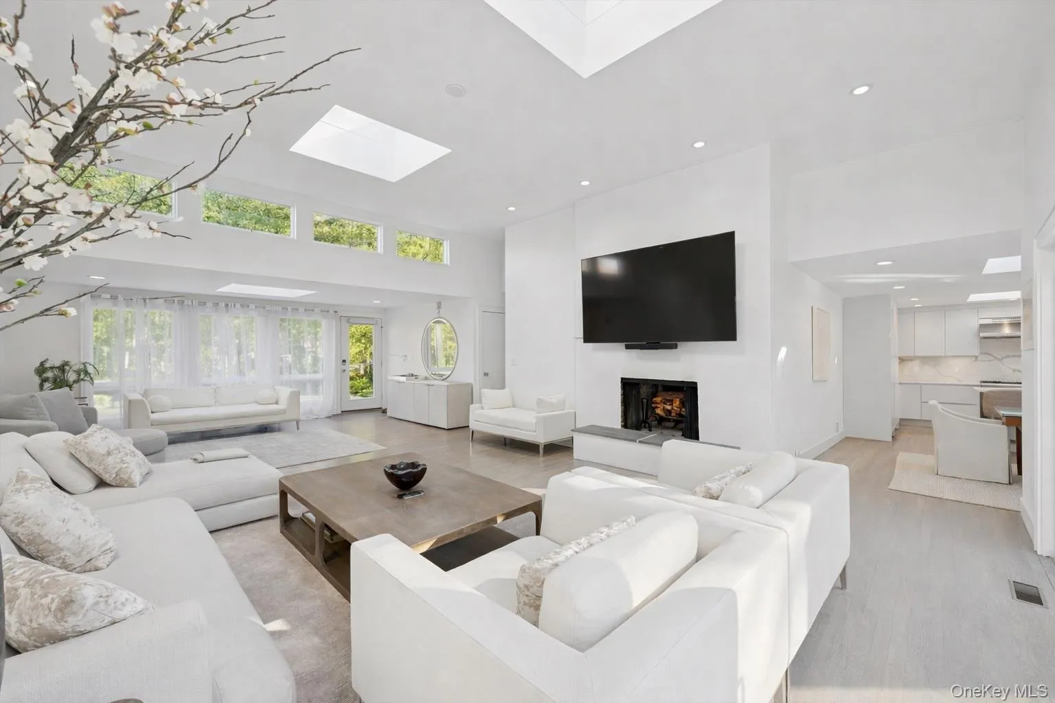 3 Southwood Lane, Southampton, NY, 4 Bedrooms Bedrooms, 7 Rooms Rooms,4 BathroomsBathrooms,Residential Lease,Idx,Southwood,0,954328 3 Southwood Lane, Southampton, NY, 4 Bedrooms Bedrooms, 7 Rooms Rooms,4 BathroomsBathrooms,Residential Lease,Idx,Southwood,0,954328