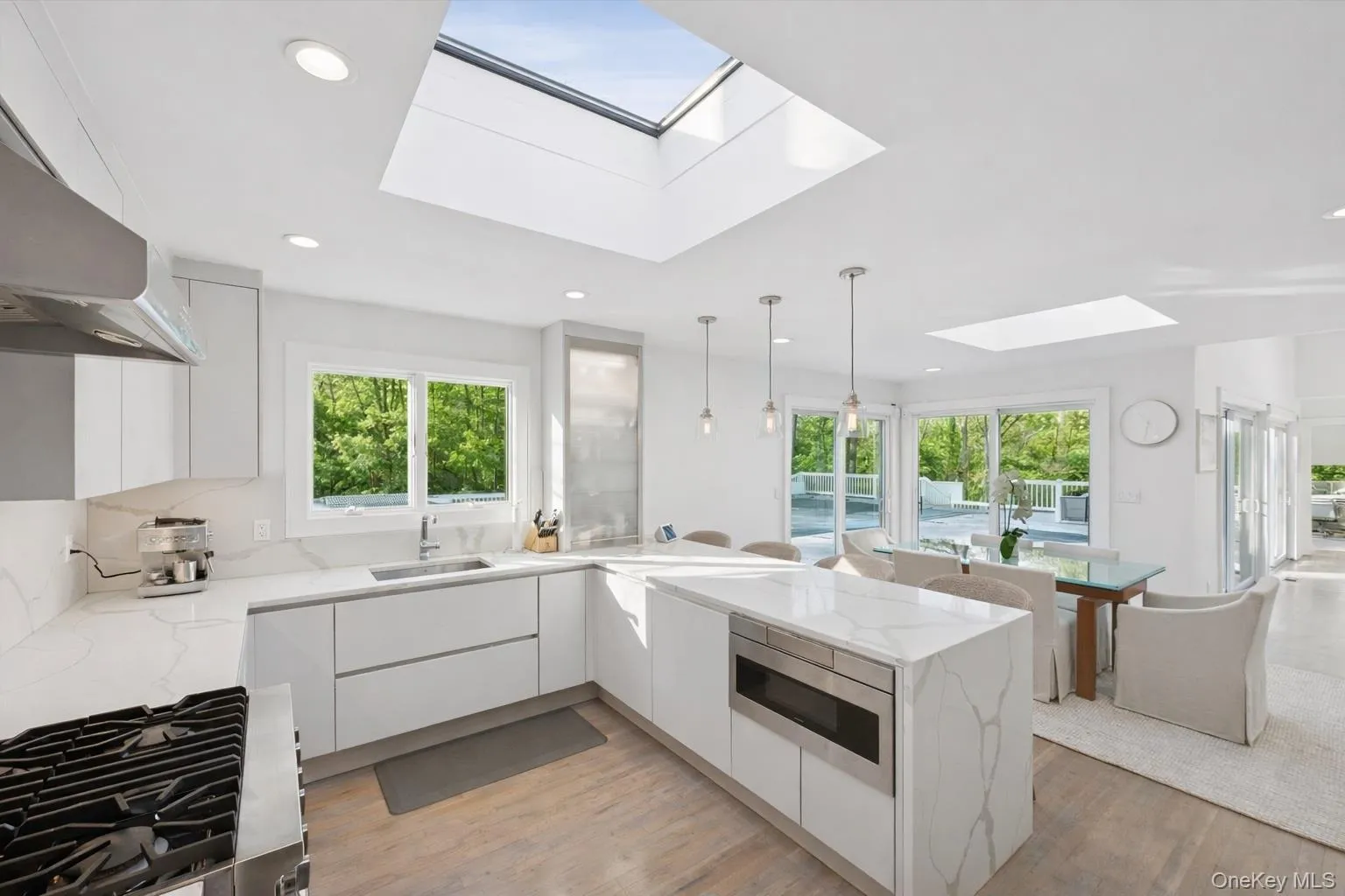 3 Southwood Lane, Southampton, NY, 4 Bedrooms Bedrooms, 7 Rooms Rooms,4 BathroomsBathrooms,Residential Lease,Idx,Southwood,0,954328 3 Southwood Lane, Southampton, NY, 4 Bedrooms Bedrooms, 7 Rooms Rooms,4 BathroomsBathrooms,Residential Lease,Idx,Southwood,0,954328