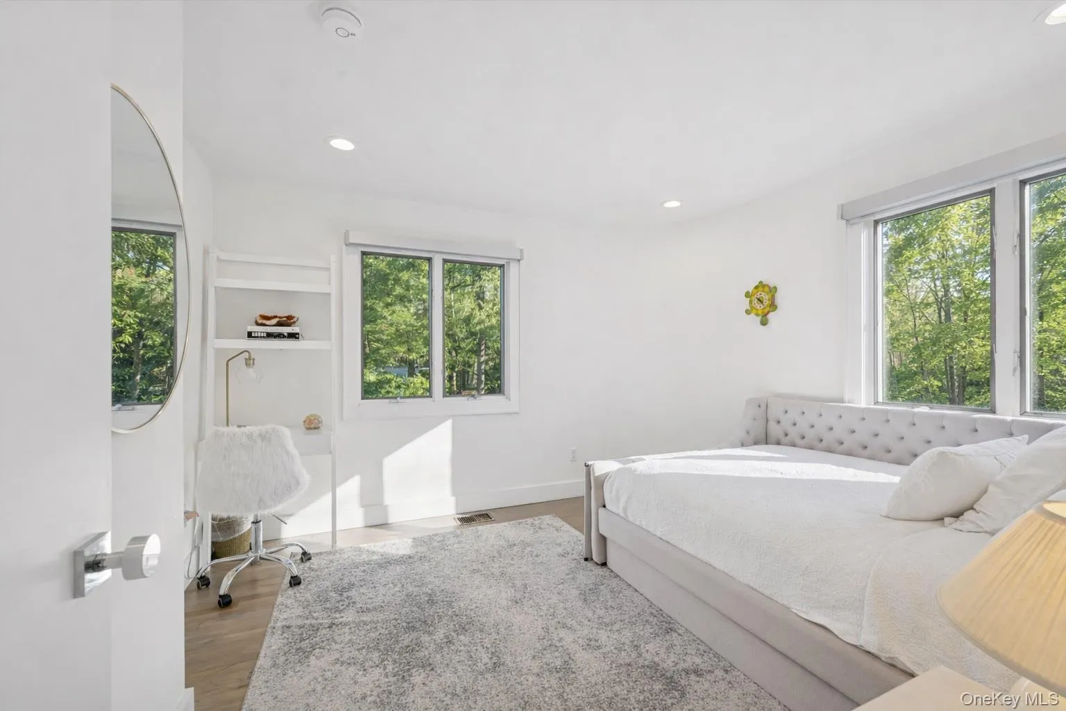 3 Southwood Lane, Southampton, NY, 4 Bedrooms Bedrooms, 7 Rooms Rooms,4 BathroomsBathrooms,Residential Lease,Idx,Southwood,0,954328 3 Southwood Lane, Southampton, NY, 4 Bedrooms Bedrooms, 7 Rooms Rooms,4 BathroomsBathrooms,Residential Lease,Idx,Southwood,0,954328