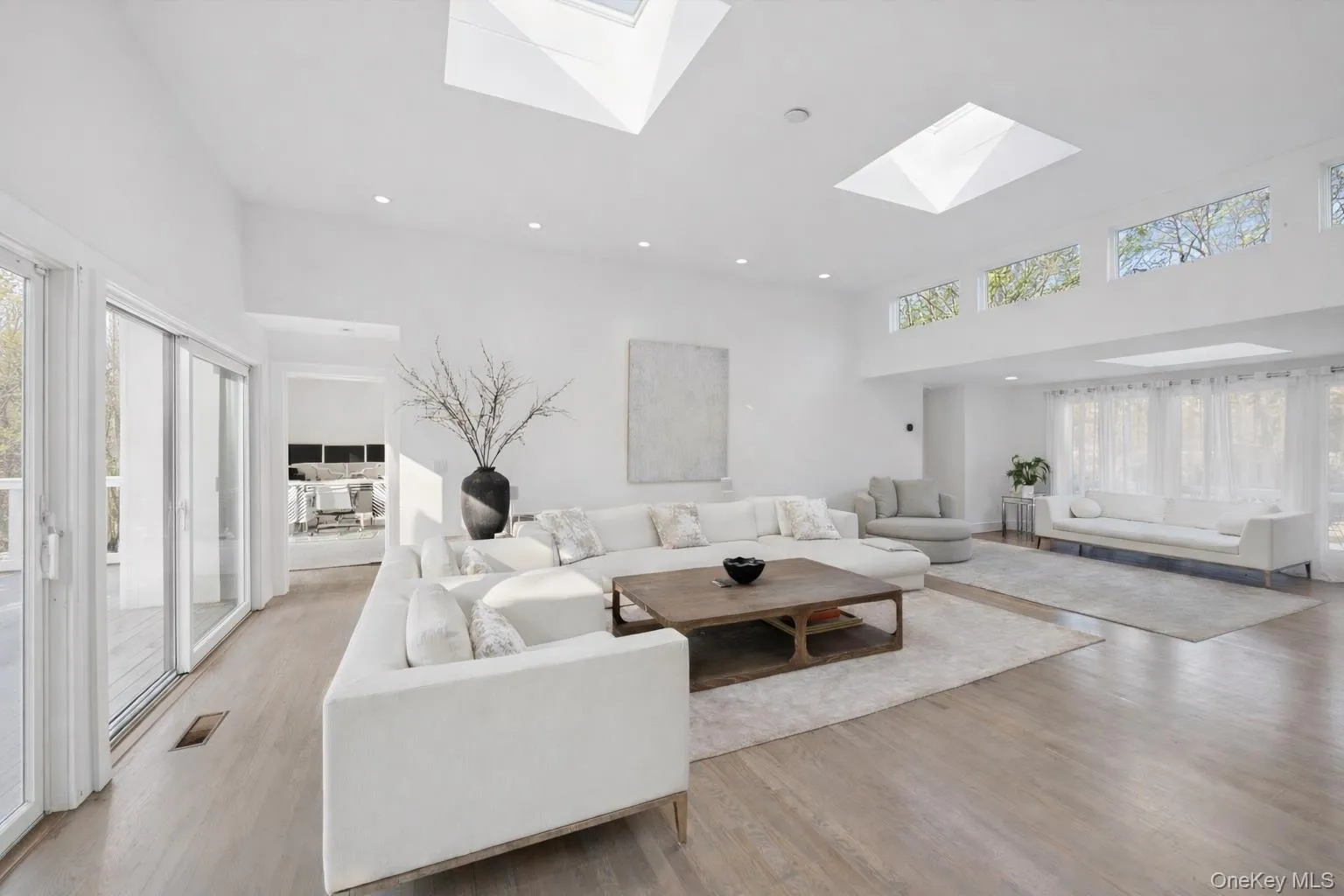 3 Southwood Lane, Southampton, NY, 4 Bedrooms Bedrooms, 7 Rooms Rooms,4 BathroomsBathrooms,Residential Lease,Idx,Southwood,0,954328 3 Southwood Lane, Southampton, NY, 4 Bedrooms Bedrooms, 7 Rooms Rooms,4 BathroomsBathrooms,Residential Lease,Idx,Southwood,0,954328