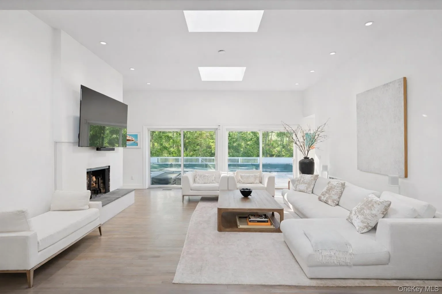 3 Southwood Lane, Southampton, NY, 4 Bedrooms Bedrooms, 7 Rooms Rooms,4 BathroomsBathrooms,Residential Lease,Idx,Southwood,0,954328 3 Southwood Lane, Southampton, NY, 4 Bedrooms Bedrooms, 7 Rooms Rooms,4 BathroomsBathrooms,Residential Lease,Idx,Southwood,0,954328