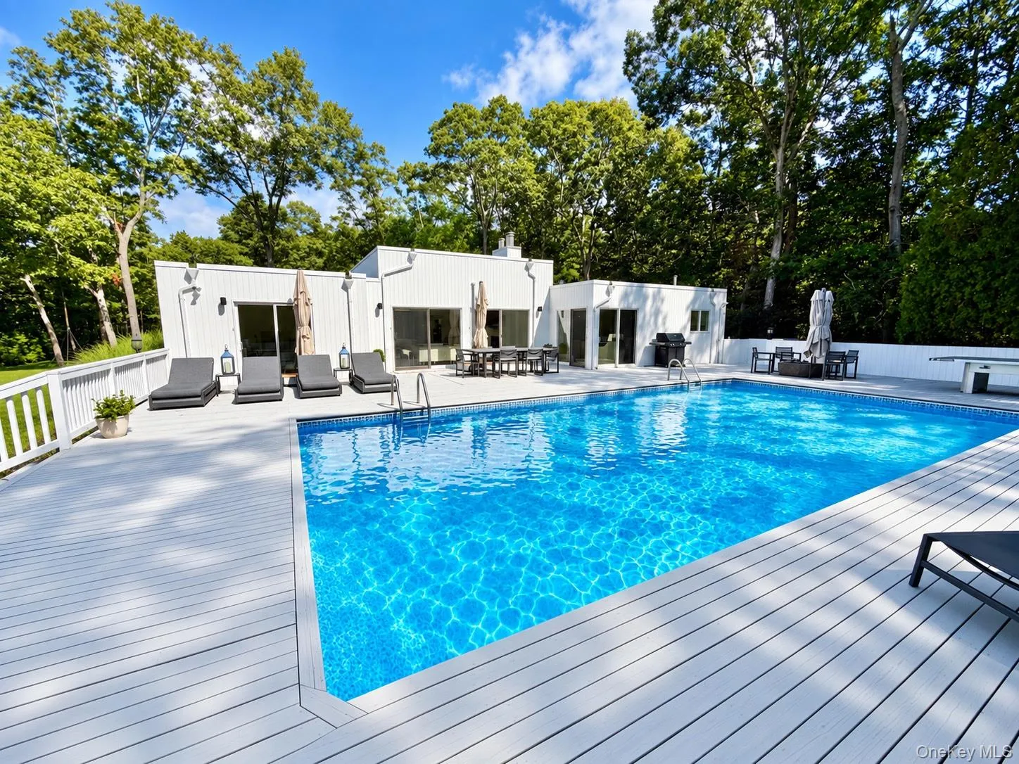 3 Southwood Lane, Southampton, NY, 4 Bedrooms Bedrooms, 7 Rooms Rooms,4 BathroomsBathrooms,Residential Lease,For Rent,Southwood,0,954328 3 Southwood Lane, Southampton, NY, 4 Bedrooms Bedrooms, 7 Rooms Rooms,4 BathroomsBathrooms,Residential Lease,For Rent,Southwood,0,954328