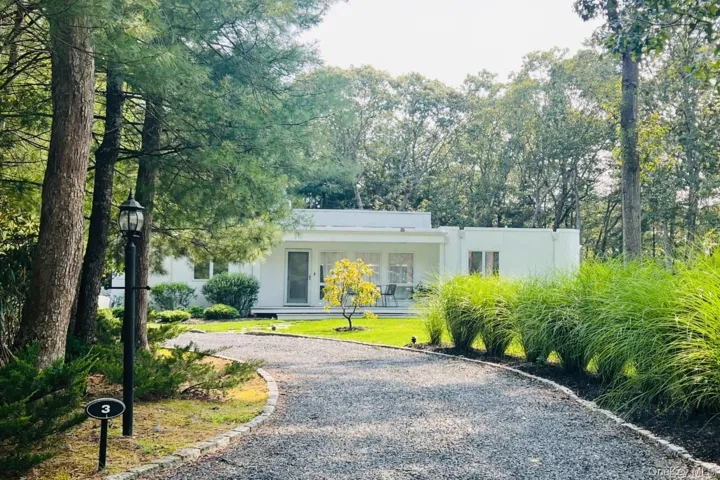 3 Southwood Lane, Southampton, New York 11959
