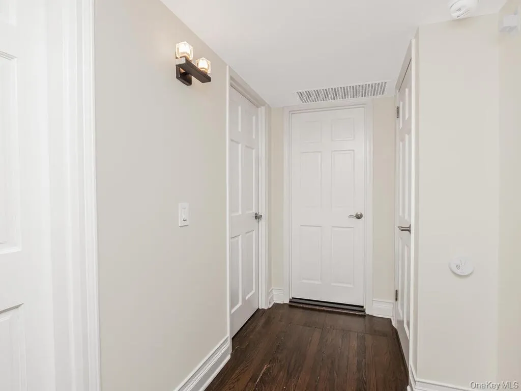 1332 Midland Avenue, Yonkers, NY, 2 Bedrooms Bedrooms, 5 Rooms Rooms,2 BathroomsBathrooms,Residential Sale,For Rent,Midland,0,954331 1332 Midland Avenue, Yonkers, NY, 2 Bedrooms Bedrooms, 5 Rooms Rooms,2 BathroomsBathrooms,Residential Sale,For Rent,Midland,0,954331