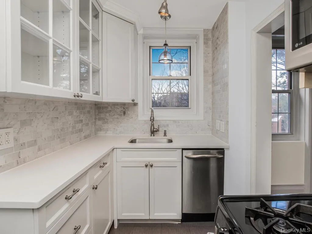 1332 Midland Avenue, Yonkers, NY, 2 Bedrooms Bedrooms, 5 Rooms Rooms,2 BathroomsBathrooms,Residential Sale,For Rent,Midland,0,954331 1332 Midland Avenue, Yonkers, NY, 2 Bedrooms Bedrooms, 5 Rooms Rooms,2 BathroomsBathrooms,Residential Sale,For Rent,Midland,0,954331