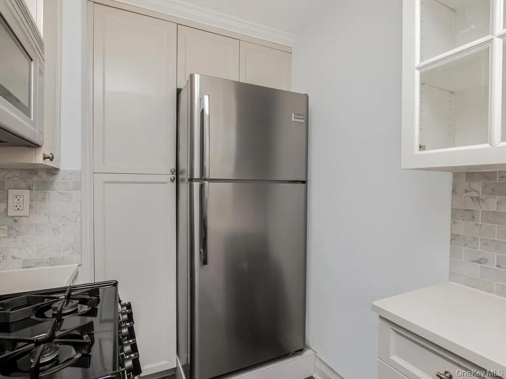1332 Midland Avenue, Yonkers, NY, 2 Bedrooms Bedrooms, 5 Rooms Rooms,2 BathroomsBathrooms,Residential Sale,For Rent,Midland,0,954331 1332 Midland Avenue, Yonkers, NY, 2 Bedrooms Bedrooms, 5 Rooms Rooms,2 BathroomsBathrooms,Residential Sale,For Rent,Midland,0,954331