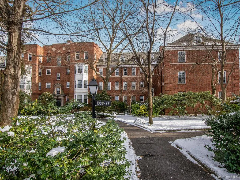1332 Midland Avenue, Yonkers, NY, 2 Bedrooms Bedrooms, 5 Rooms Rooms,2 BathroomsBathrooms,Residential Sale,For Rent,Midland,0,954331 1332 Midland Avenue, Yonkers, NY, 2 Bedrooms Bedrooms, 5 Rooms Rooms,2 BathroomsBathrooms,Residential Sale,For Rent,Midland,0,954331