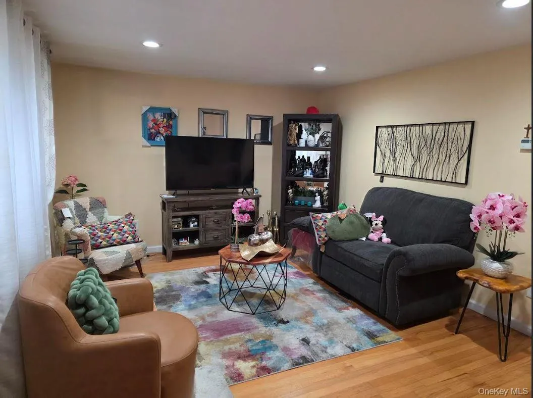 102 Applegate Drive, Islip, NY, 3 Bedrooms Bedrooms, 8 Rooms Rooms,2 BathroomsBathrooms,Residential Lease,Idx,Applegate,0,954332 102 Applegate Drive, Islip, NY, 3 Bedrooms Bedrooms, 8 Rooms Rooms,2 BathroomsBathrooms,Residential Lease,Idx,Applegate,0,954332