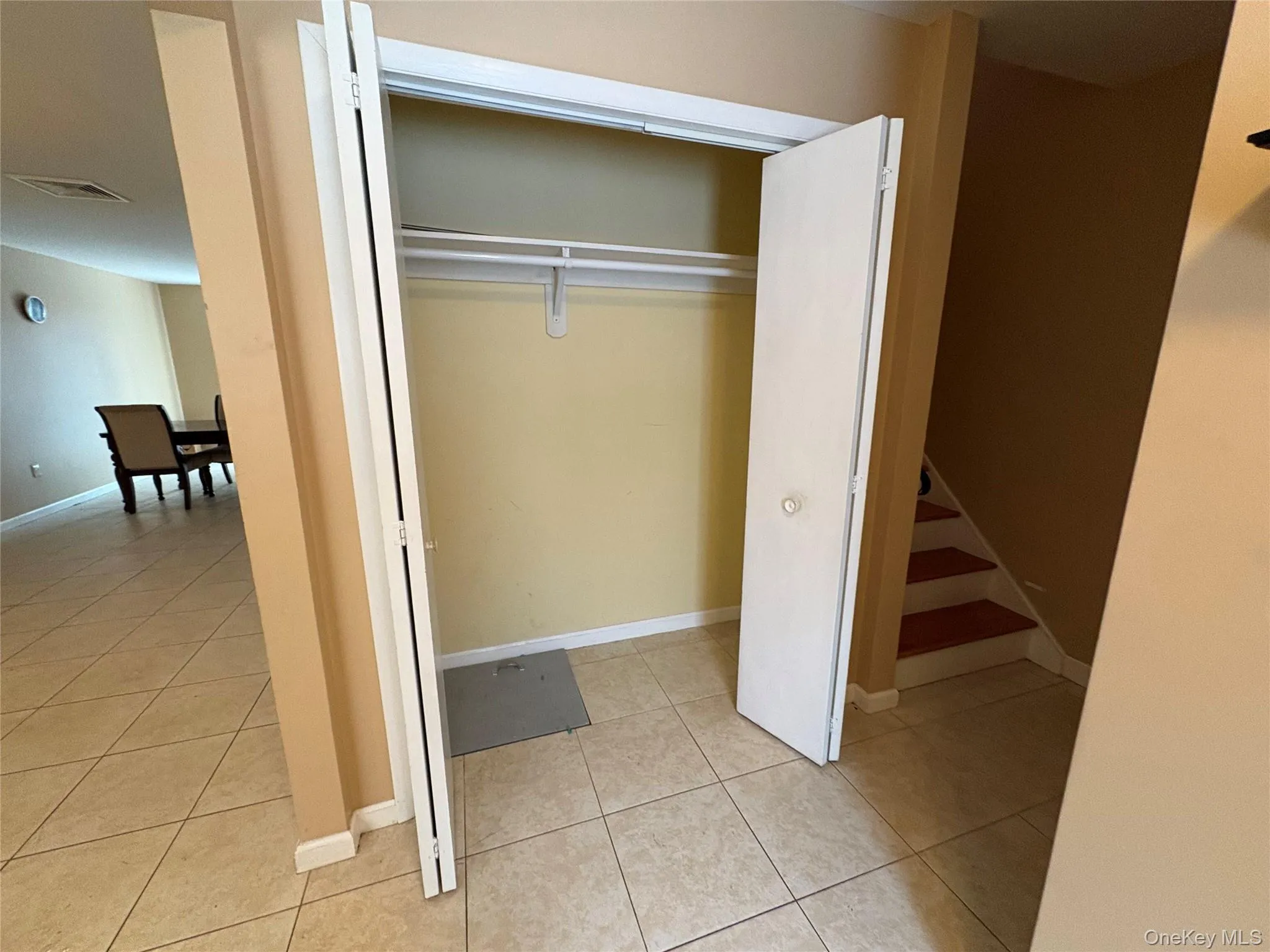 5 Aspen Road, Middletown, NY, 3 Bedrooms Bedrooms, 7 Rooms Rooms,1 BathroomBathrooms,Residential Lease,Idx,Aspen,0,954338 5 Aspen Road, Middletown, NY, 3 Bedrooms Bedrooms, 7 Rooms Rooms,1 BathroomBathrooms,Residential Lease,Idx,Aspen,0,954338