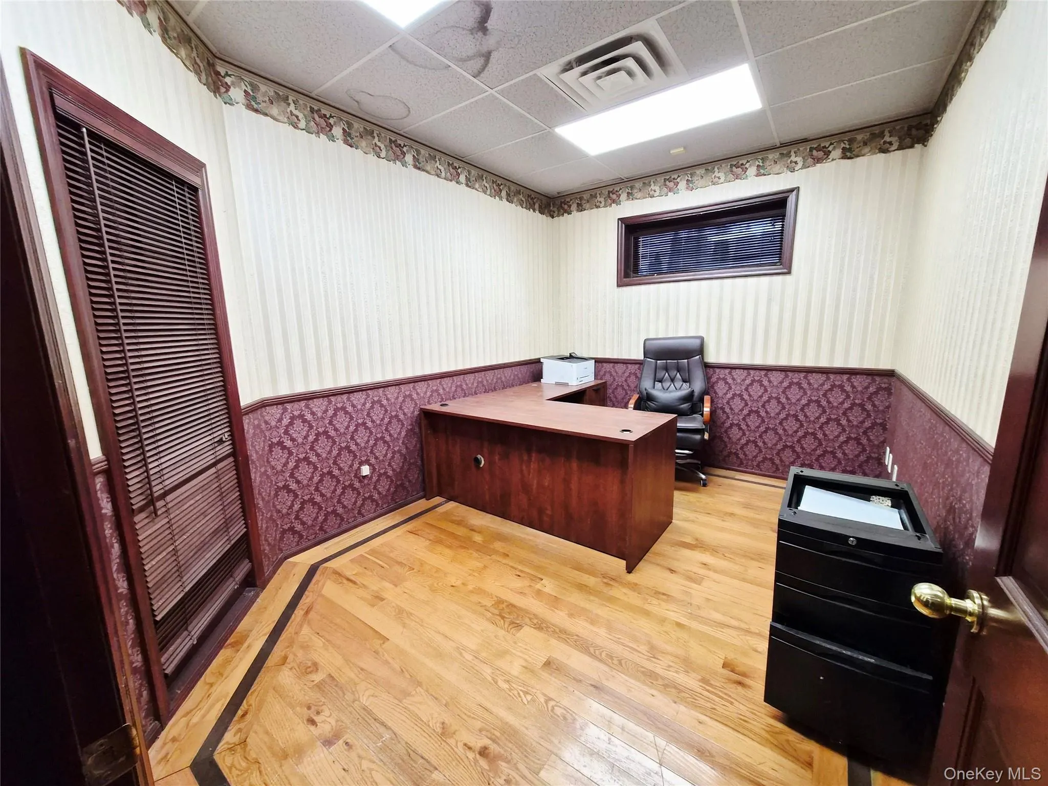 121 Oak Street, Babylon, NY, ,Commercial Lease,For Rent,Oak,0,954339 121 Oak Street, Babylon, NY, ,Commercial Lease,For Rent,Oak,0,954339