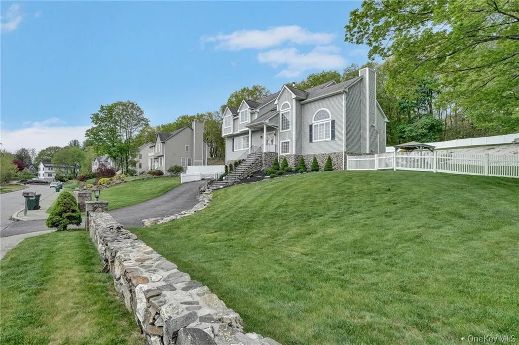 17 Waring Drive, Carmel, NY, 4 Bedrooms Bedrooms, 11 Rooms Rooms,3 BathroomsBathrooms,Residential Lease,Idx,Waring,0,954371 17 Waring Drive, Carmel, NY, 4 Bedrooms Bedrooms, 11 Rooms Rooms,3 BathroomsBathrooms,Residential Lease,Idx,Waring,0,954371