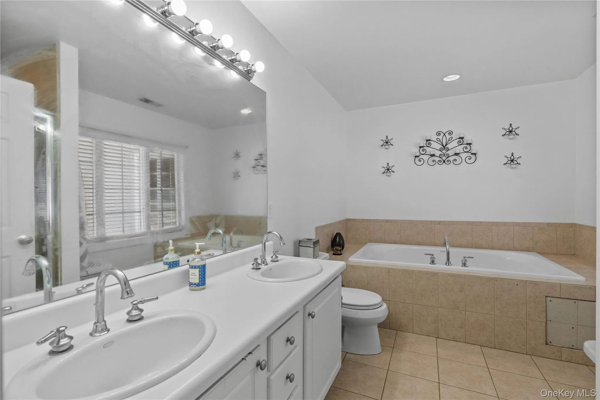 17 Waring Drive, Carmel, NY, 4 Bedrooms Bedrooms, 11 Rooms Rooms,3 BathroomsBathrooms,Residential Lease,Idx,Waring,0,954371 17 Waring Drive, Carmel, NY, 4 Bedrooms Bedrooms, 11 Rooms Rooms,3 BathroomsBathrooms,Residential Lease,Idx,Waring,0,954371